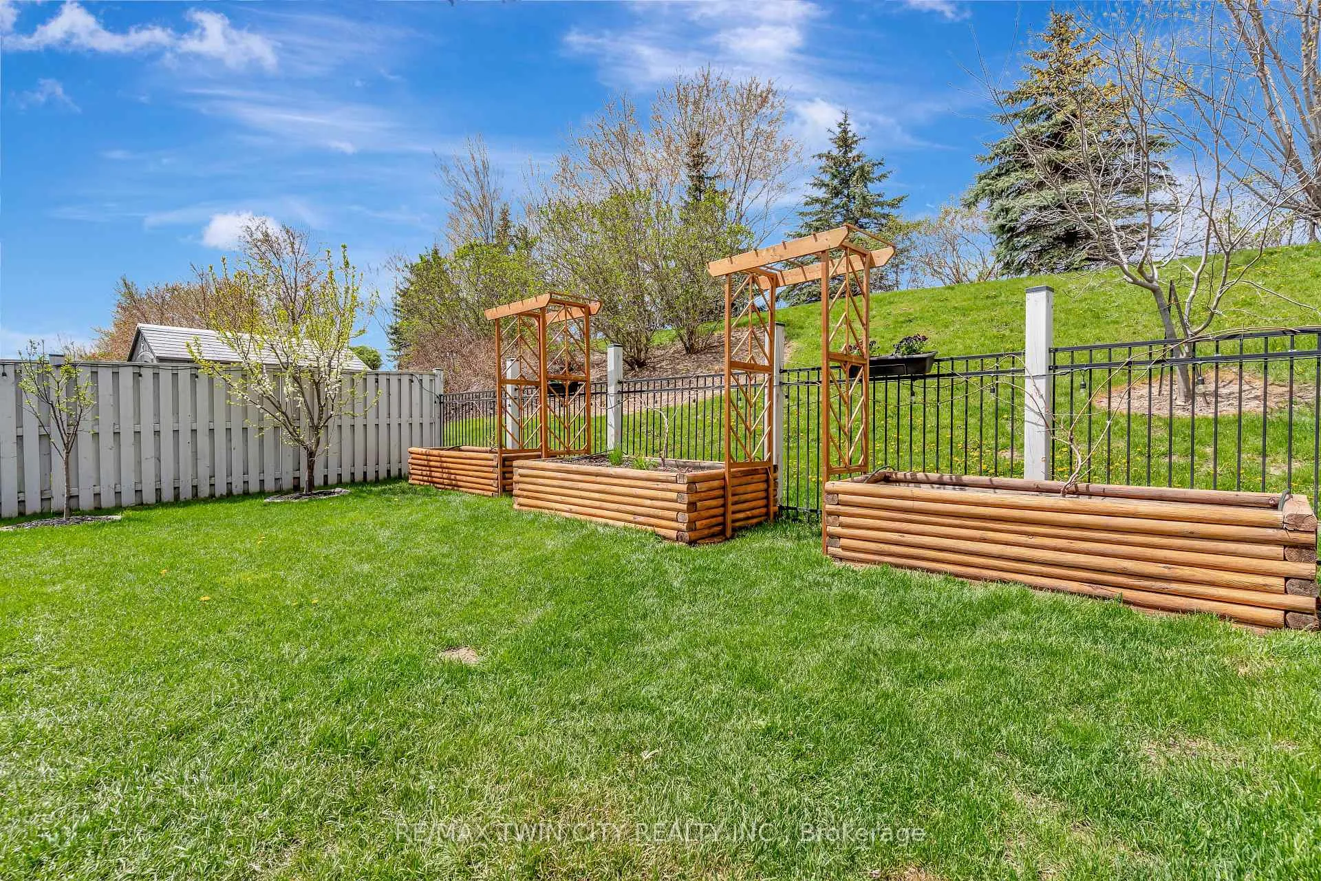 Photo 29 of 82 Maplecrest Drive, Woolwich, Breslau — HOMEH