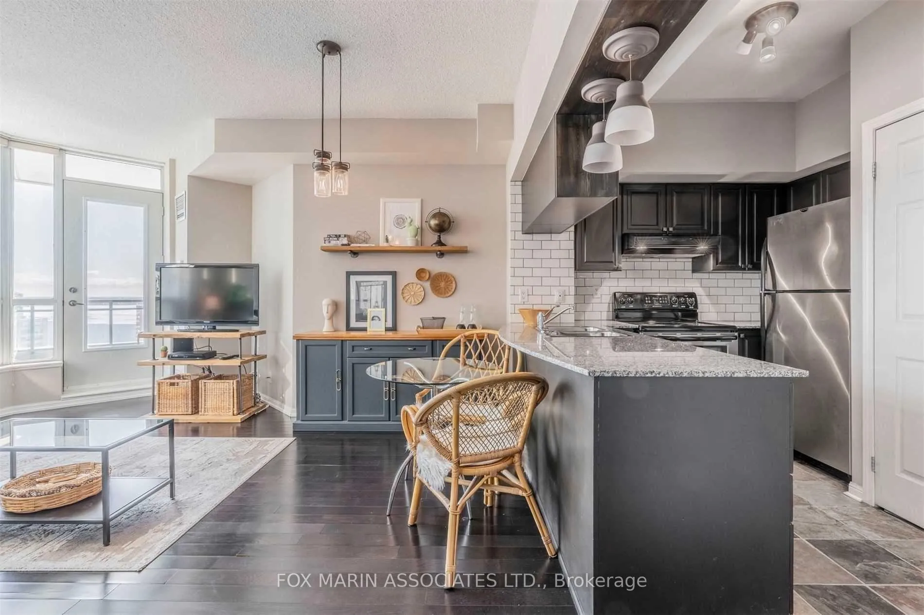 Photo 2 of Unit 1817, 230 Queens Quay W, Toronto, Waterfront Communities — HOMEH