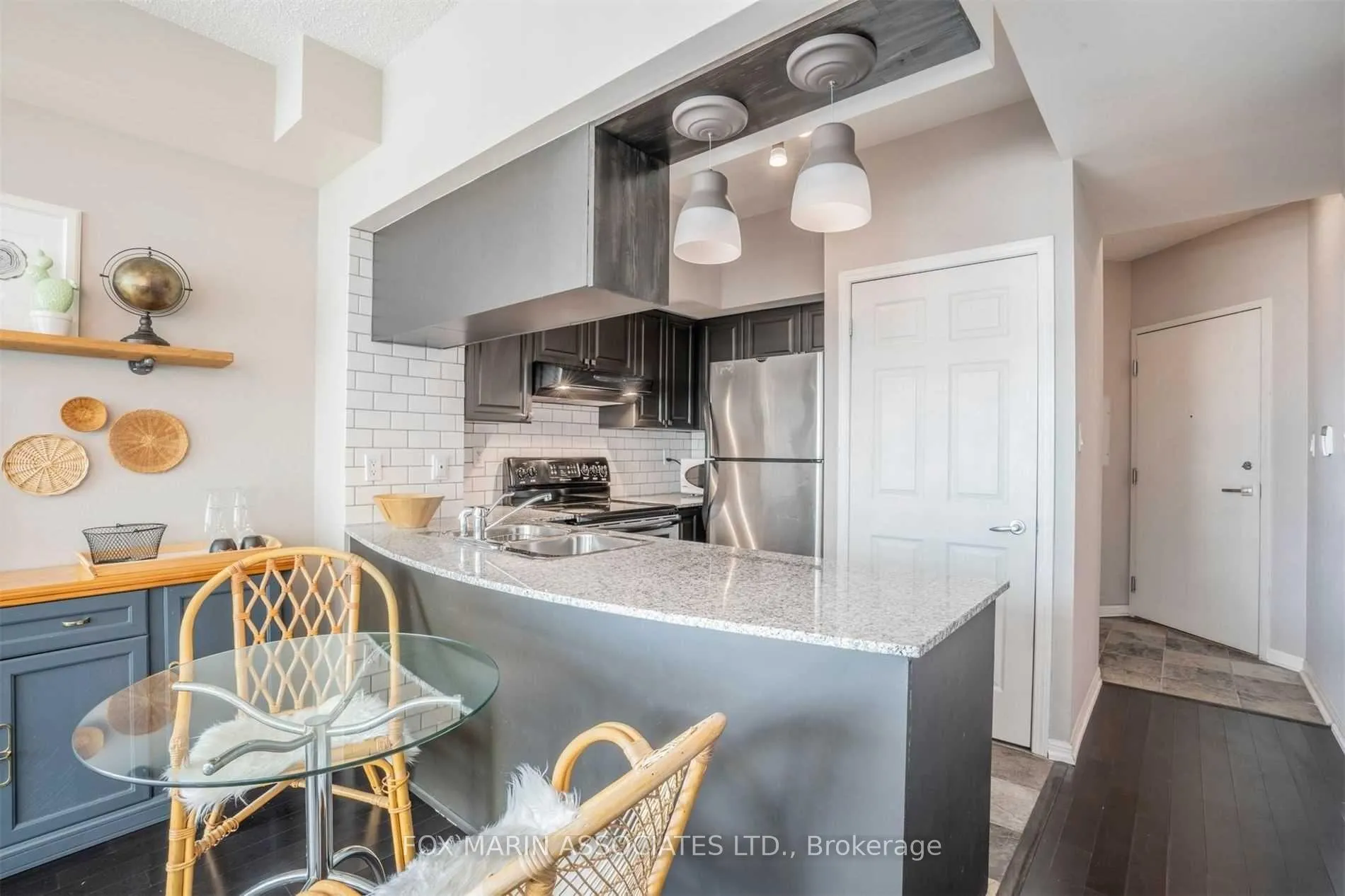 Photo 4 of Unit 1817, 230 Queens Quay W, Toronto, Waterfront Communities — HOMEH