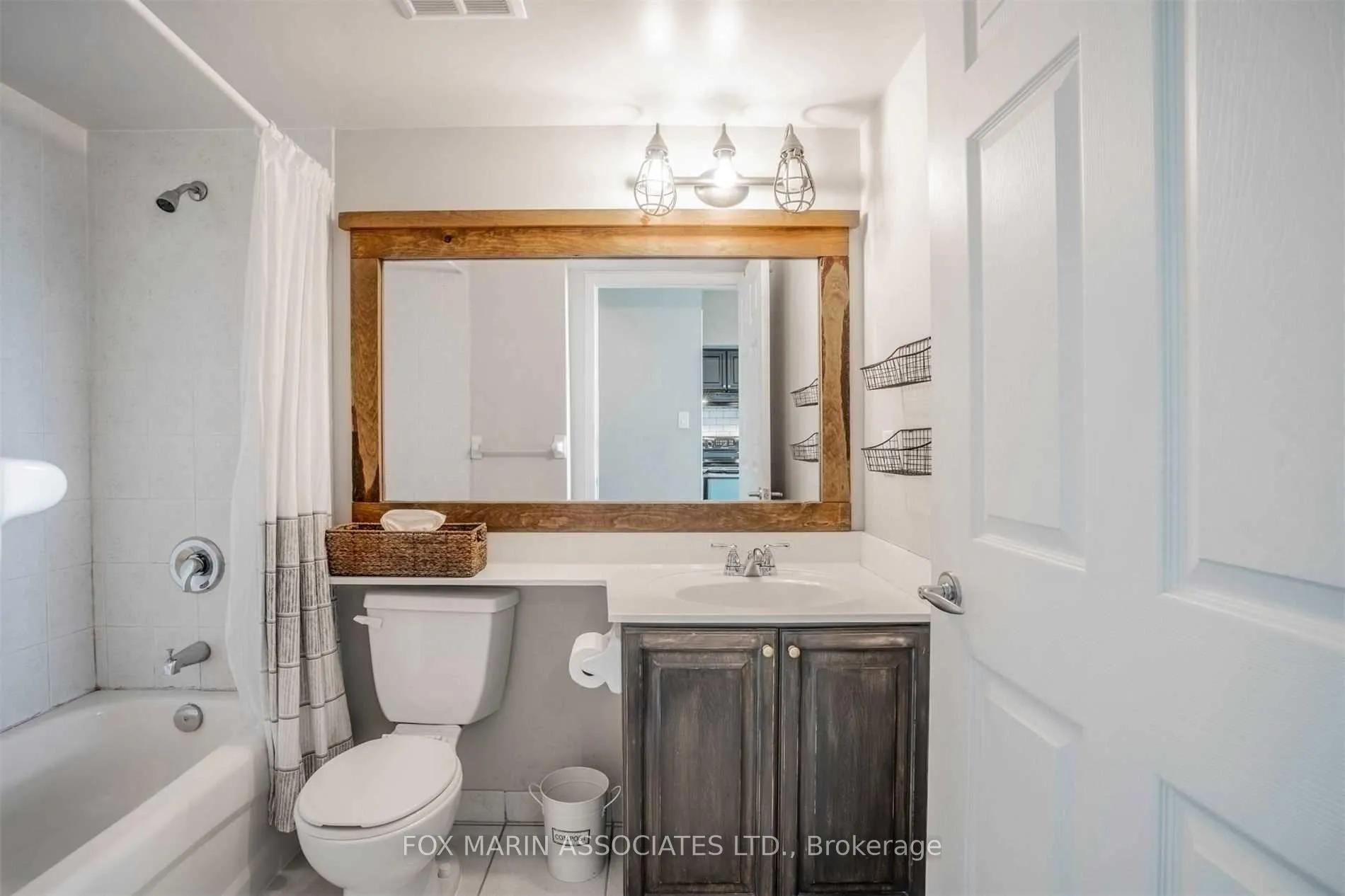 Photo 9 of Unit 1817, 230 Queens Quay W, Toronto, Waterfront Communities — HOMEH