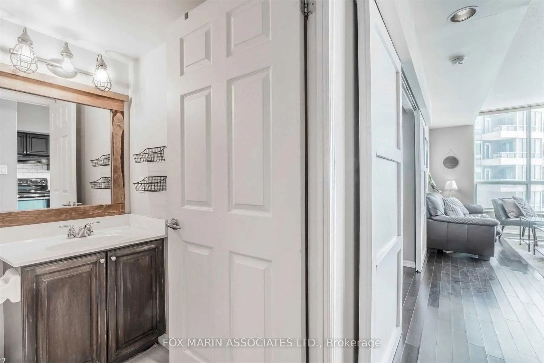 Photo 10 of Unit 1817, 230 Queens Quay W, Toronto, Waterfront Communities — HOMEH