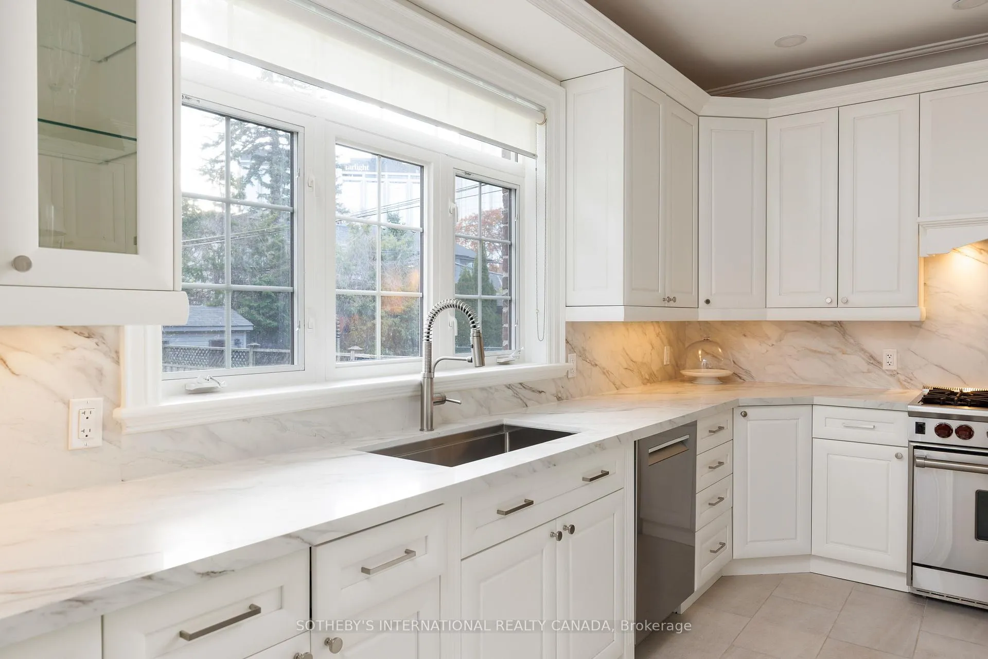 Photo 14 of 36 Gardenvale Road, Etobicoke, Stonegate-Queensway — HOMEH