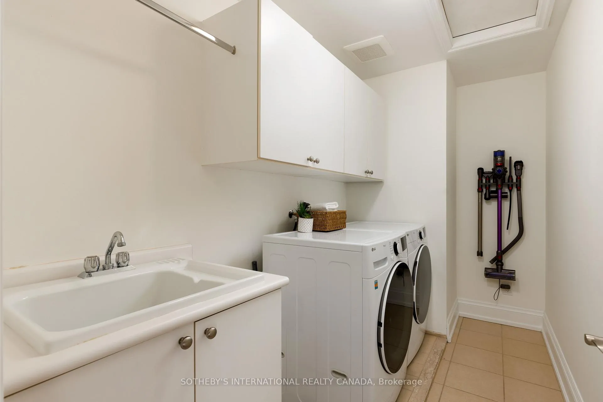 Photo 37 of 36 Gardenvale Road, Etobicoke, Stonegate-Queensway — HOMEH