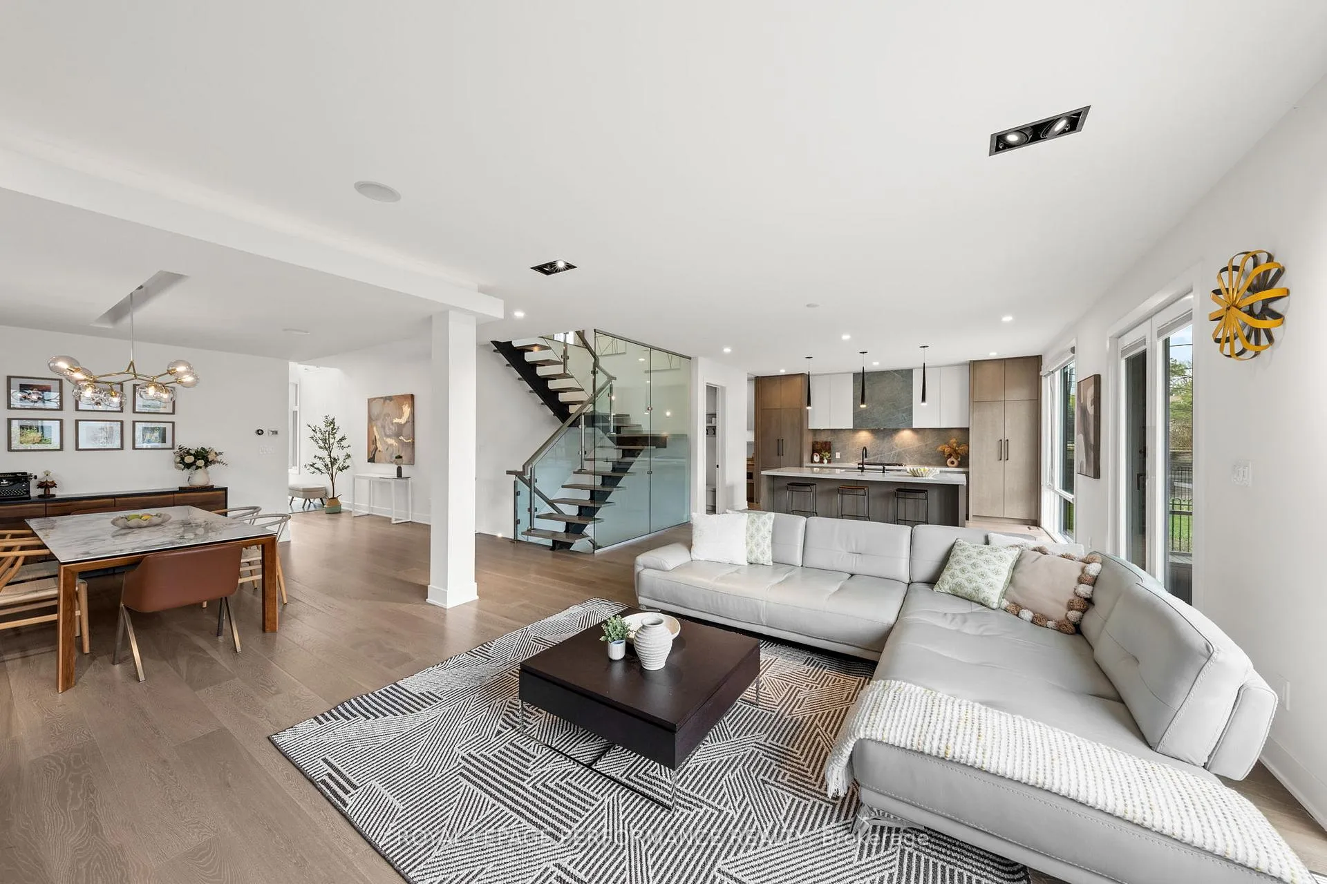 Photo 11 of 505 Windermere Avenue, Ottawa, McKellar/Highland — HOMEH