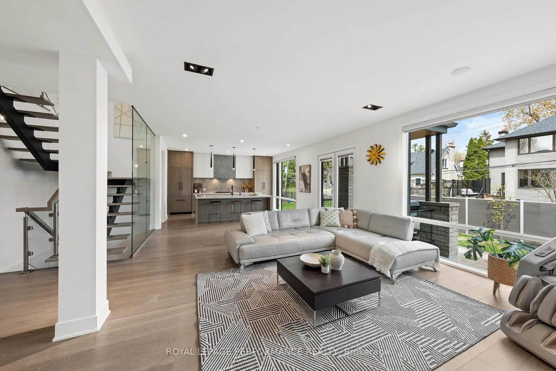 Photo 12 of 505 Windermere Avenue, Ottawa, McKellar/Highland — HOMEH