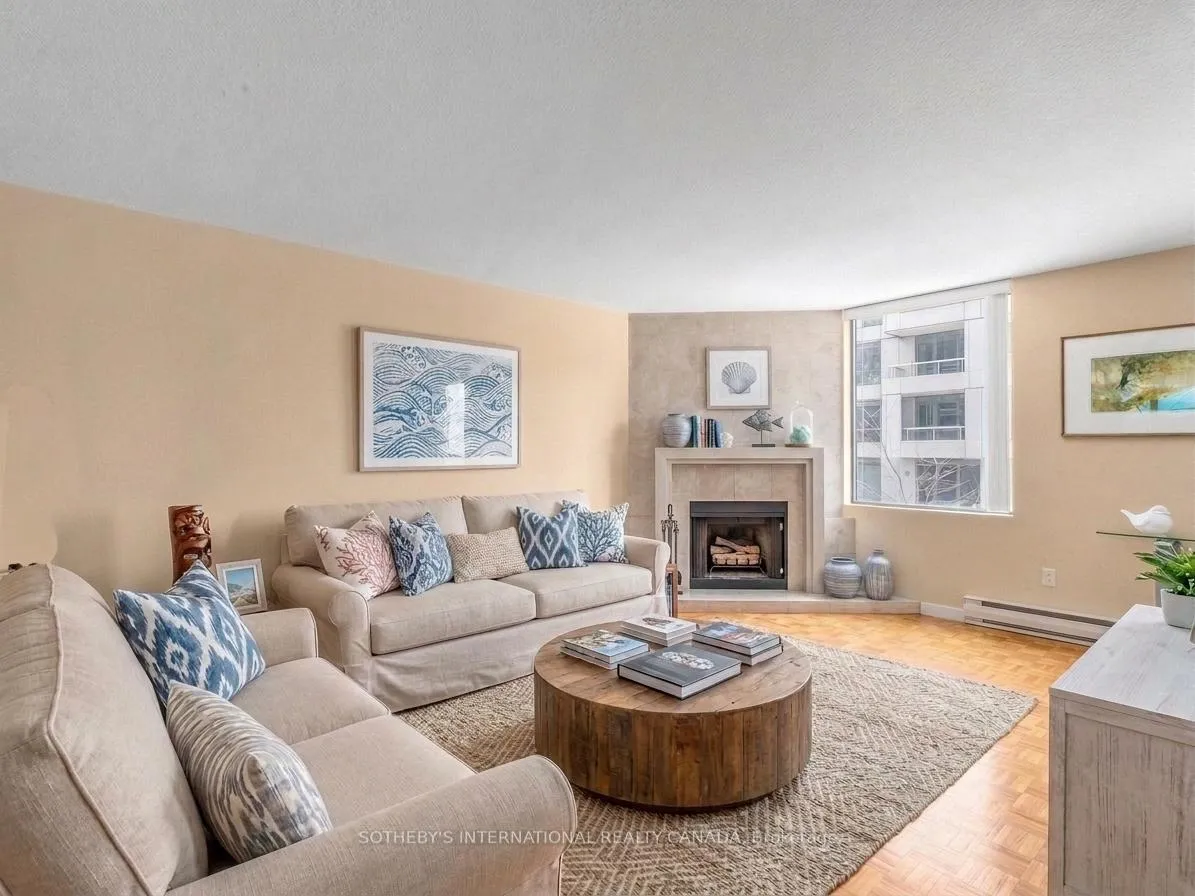 Photo 1 of Unit Th. 2, 188 Spadina Avenue, Toronto, Kensington-Chinatown — HOMEH