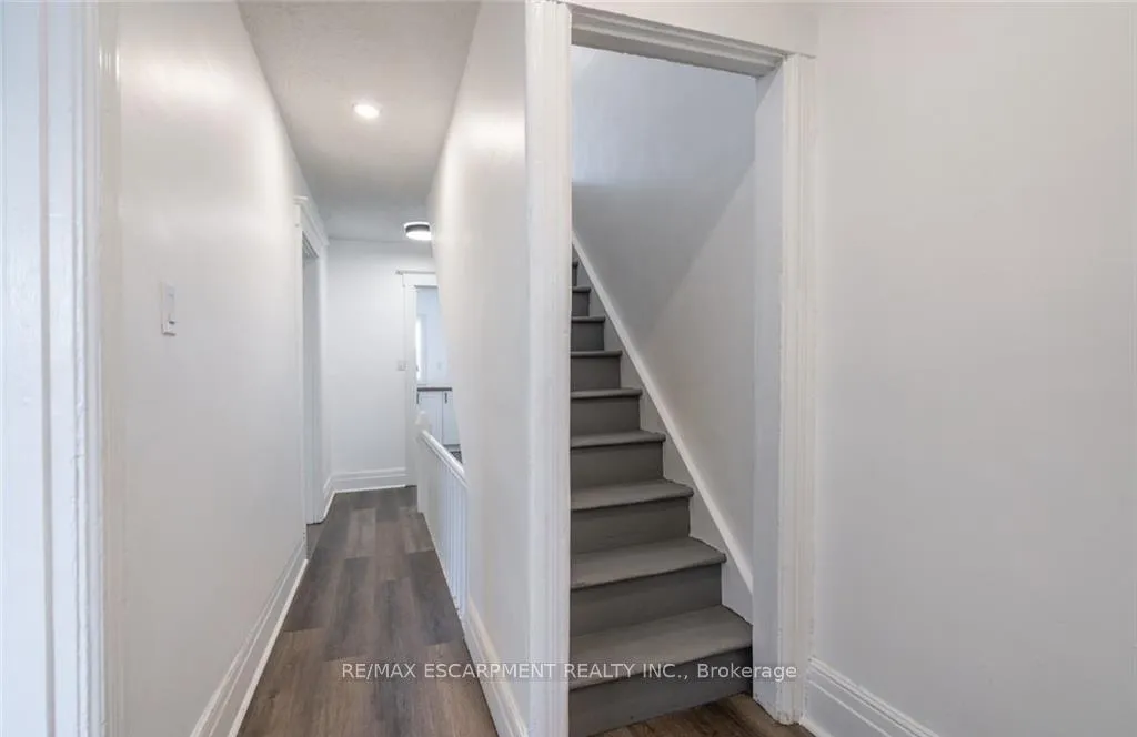 Photo 8 of Unit 2, 198 Sherman Avenue N, Hamilton, Stipley — HOMEH