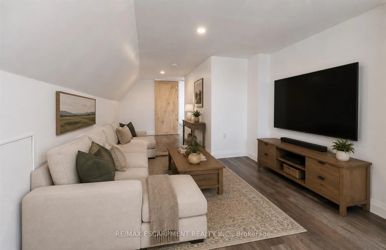 Photo 10 of Unit 2, 198 Sherman Avenue N, Hamilton, Stipley — HOMEH
