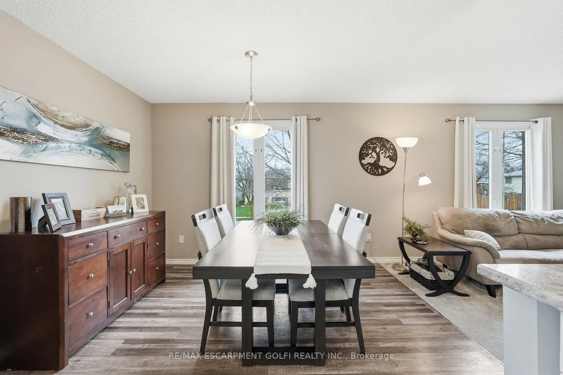 Photo 8 of 32 Hobart Crescent, Brantford — HOMEH