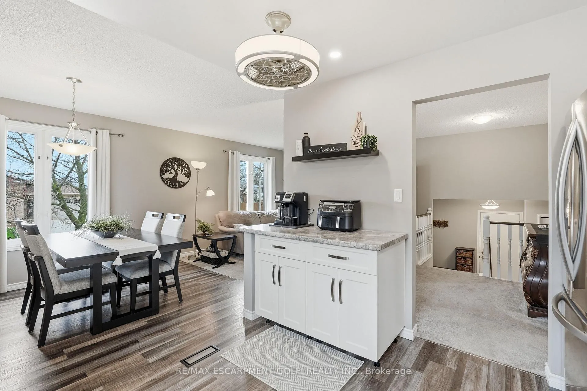 Photo 11 of 32 Hobart Crescent, Brantford — HOMEH