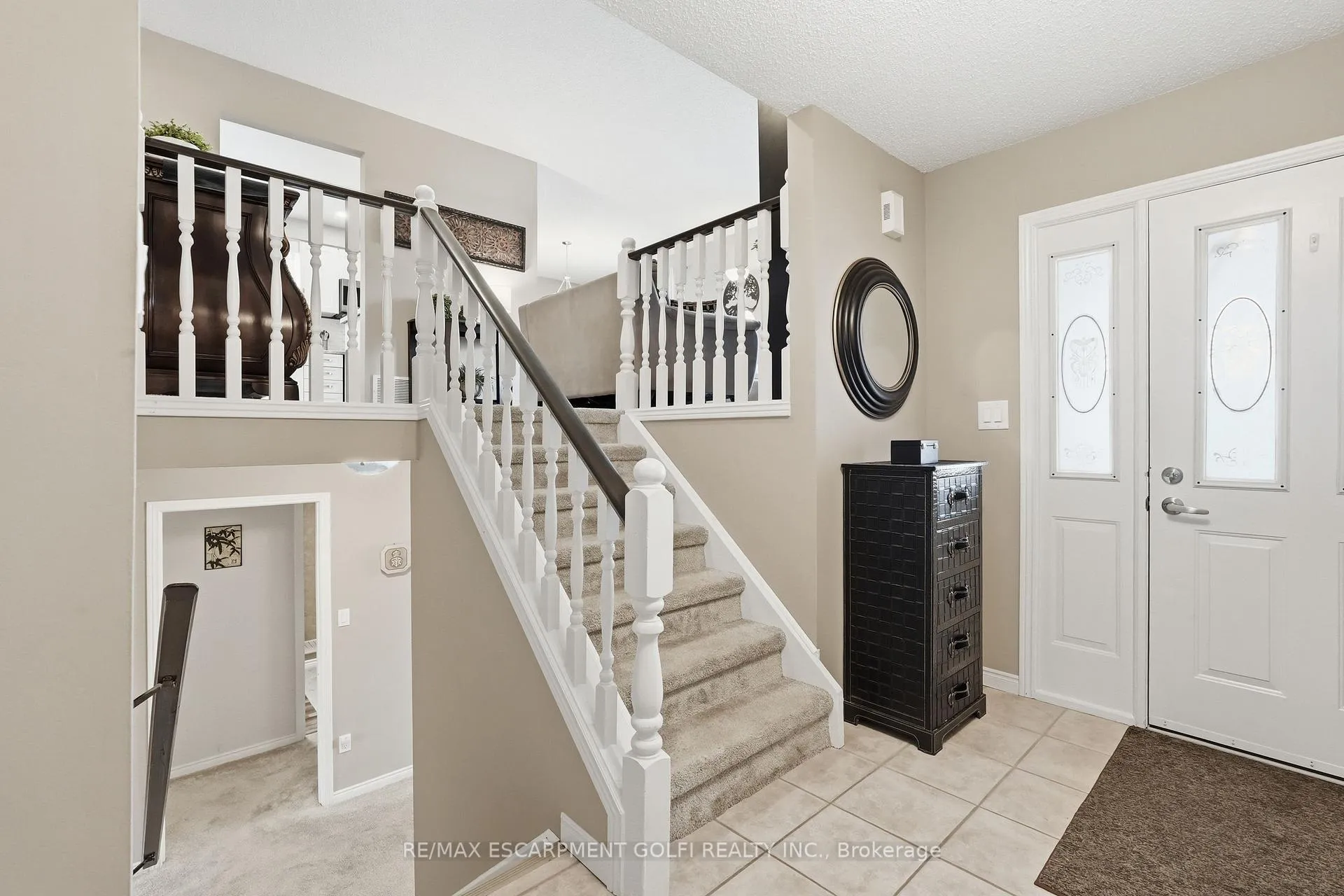 Photo 15 of 32 Hobart Crescent, Brantford — HOMEH
