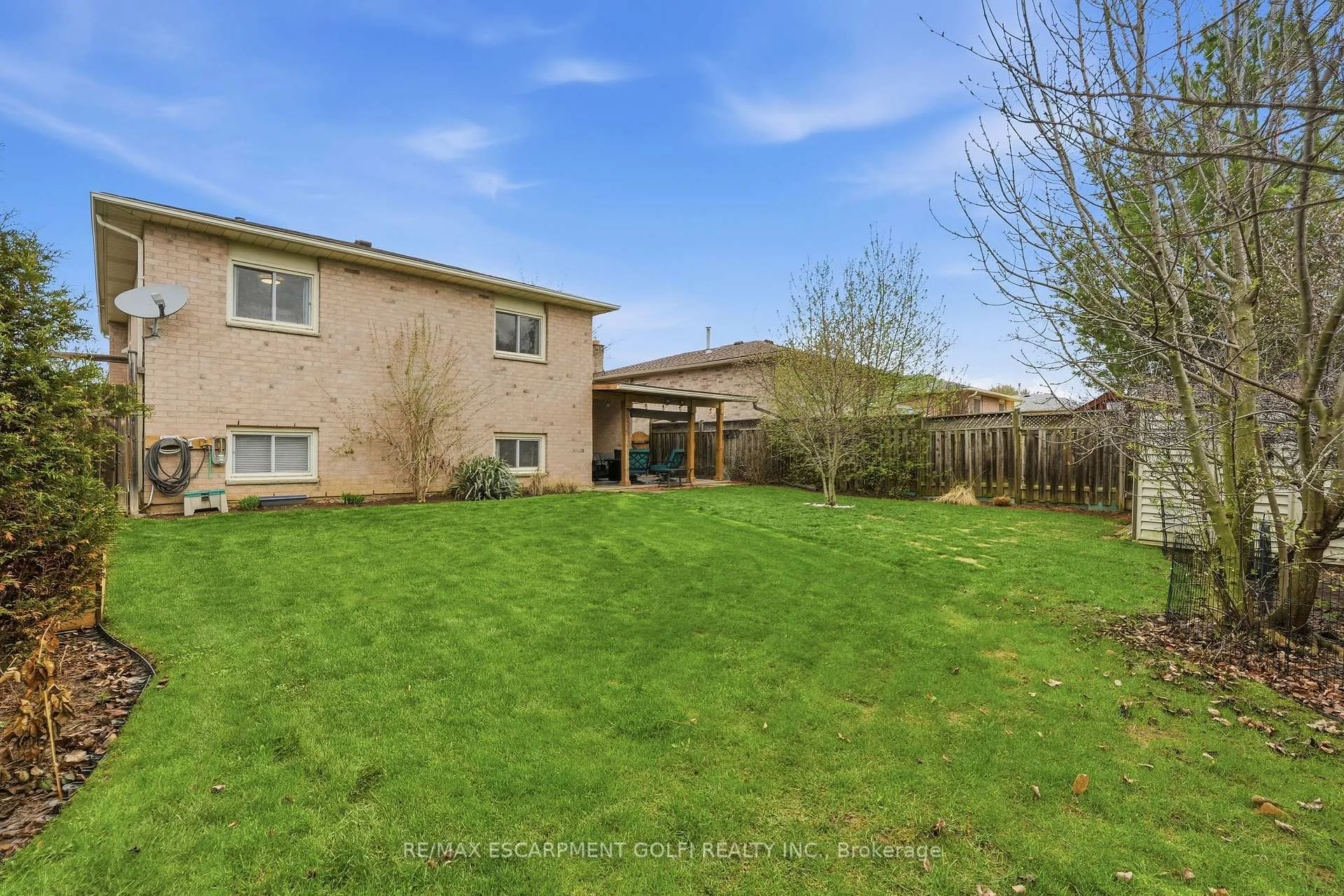 Photo 25 of 32 Hobart Crescent, Brantford — HOMEH