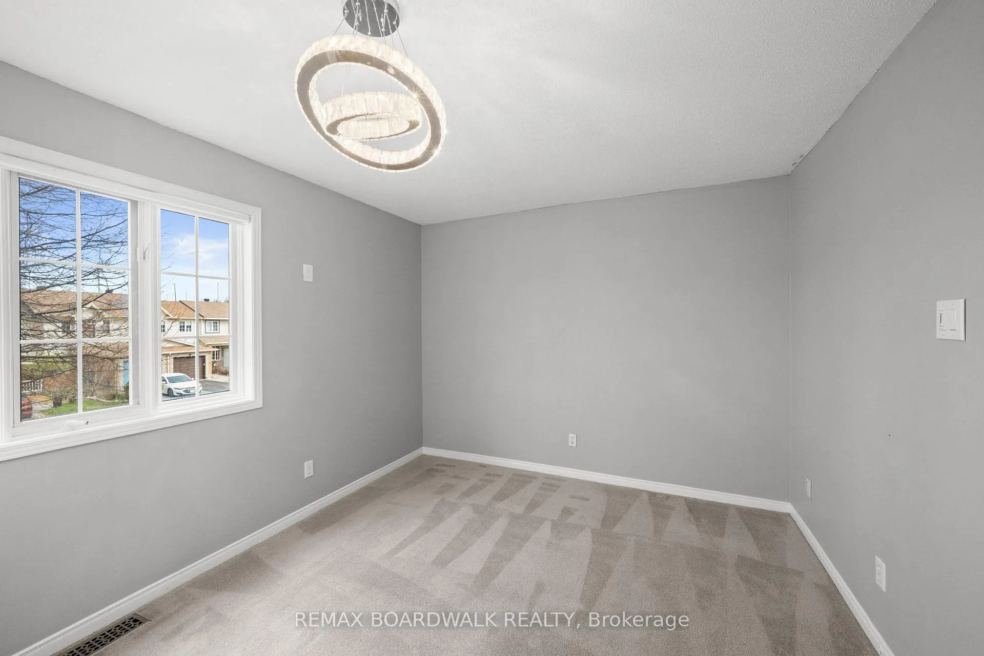 Photo 12 of 92 Kincardine Drive, Ottawa, Kanata - Glencairn/Hazeldean — HOMEH