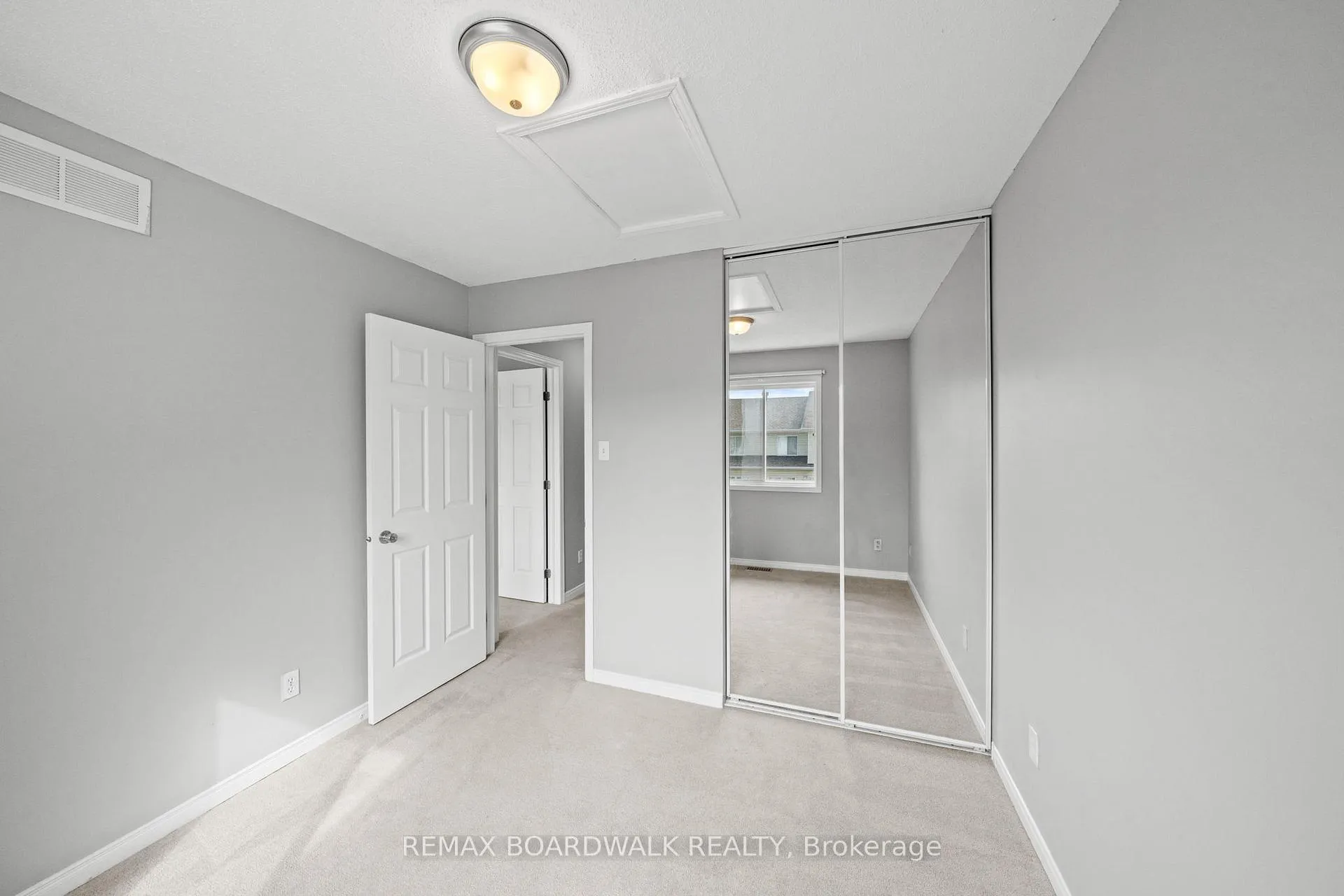 Photo 18 of 92 Kincardine Drive, Ottawa, Kanata - Glencairn/Hazeldean — HOMEH