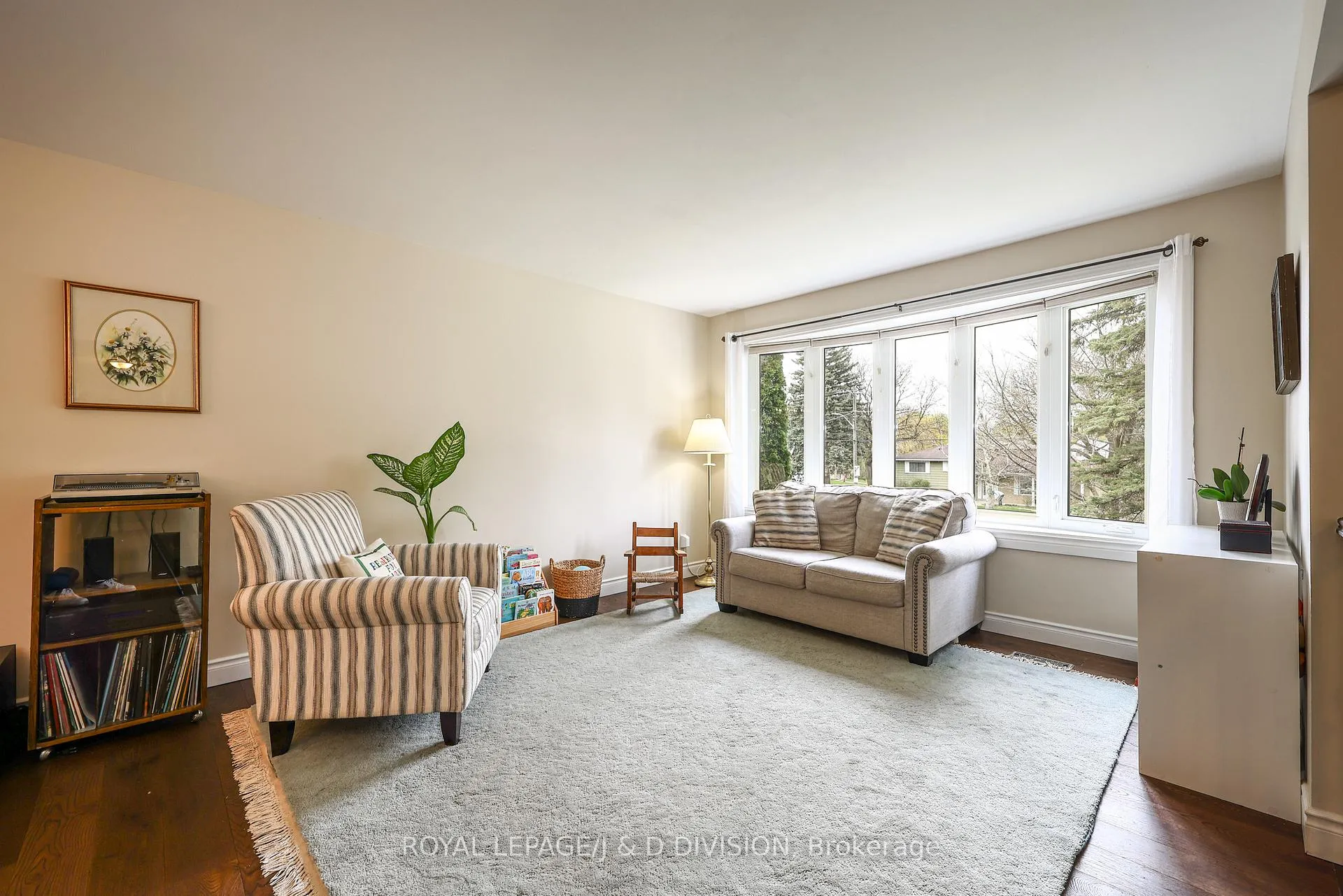 Photo 2 of 57 Alexander Road, Newmarket, Gorham-College Manor — HOMEH