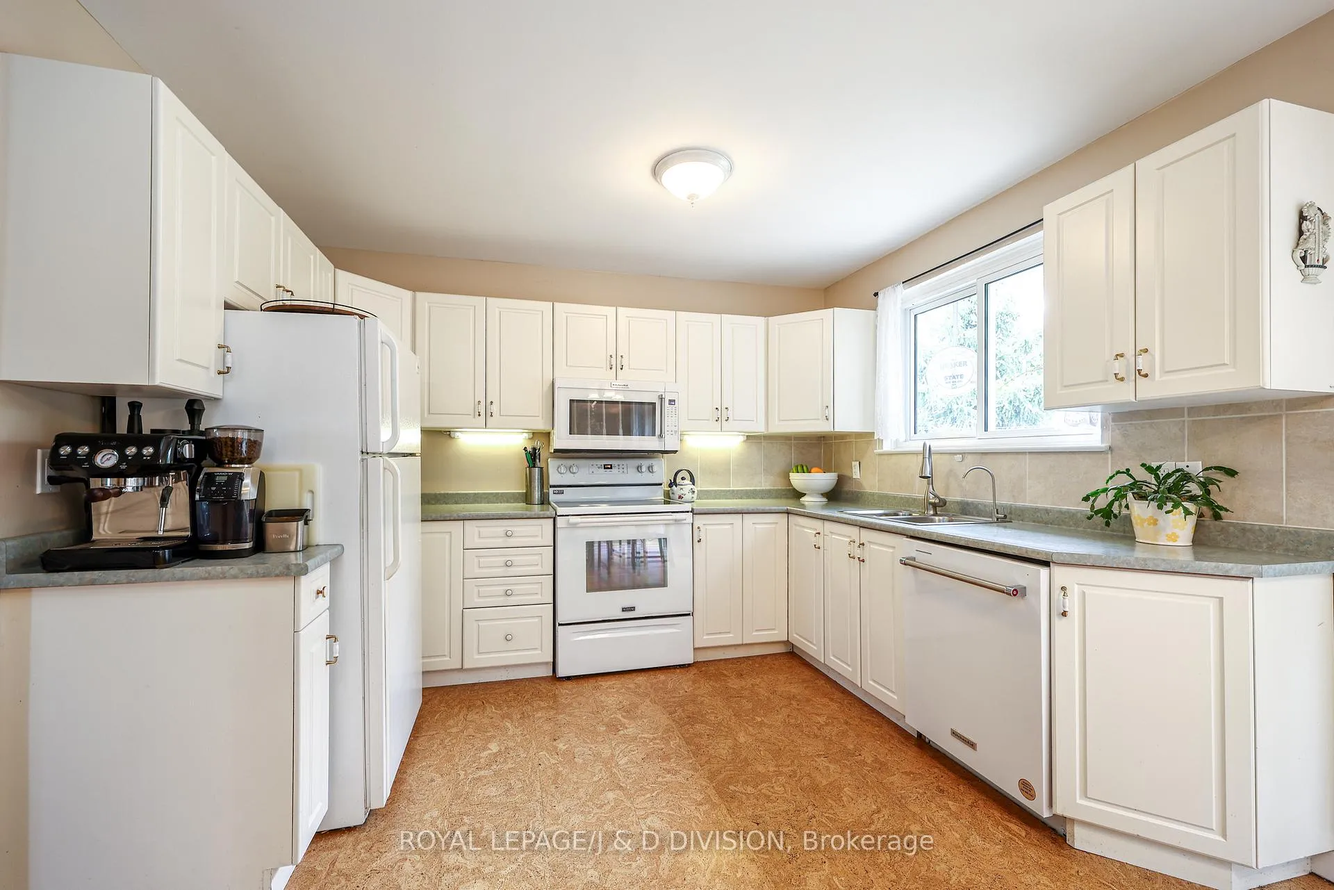 Photo 9 of 57 Alexander Road, Newmarket, Gorham-College Manor — HOMEH