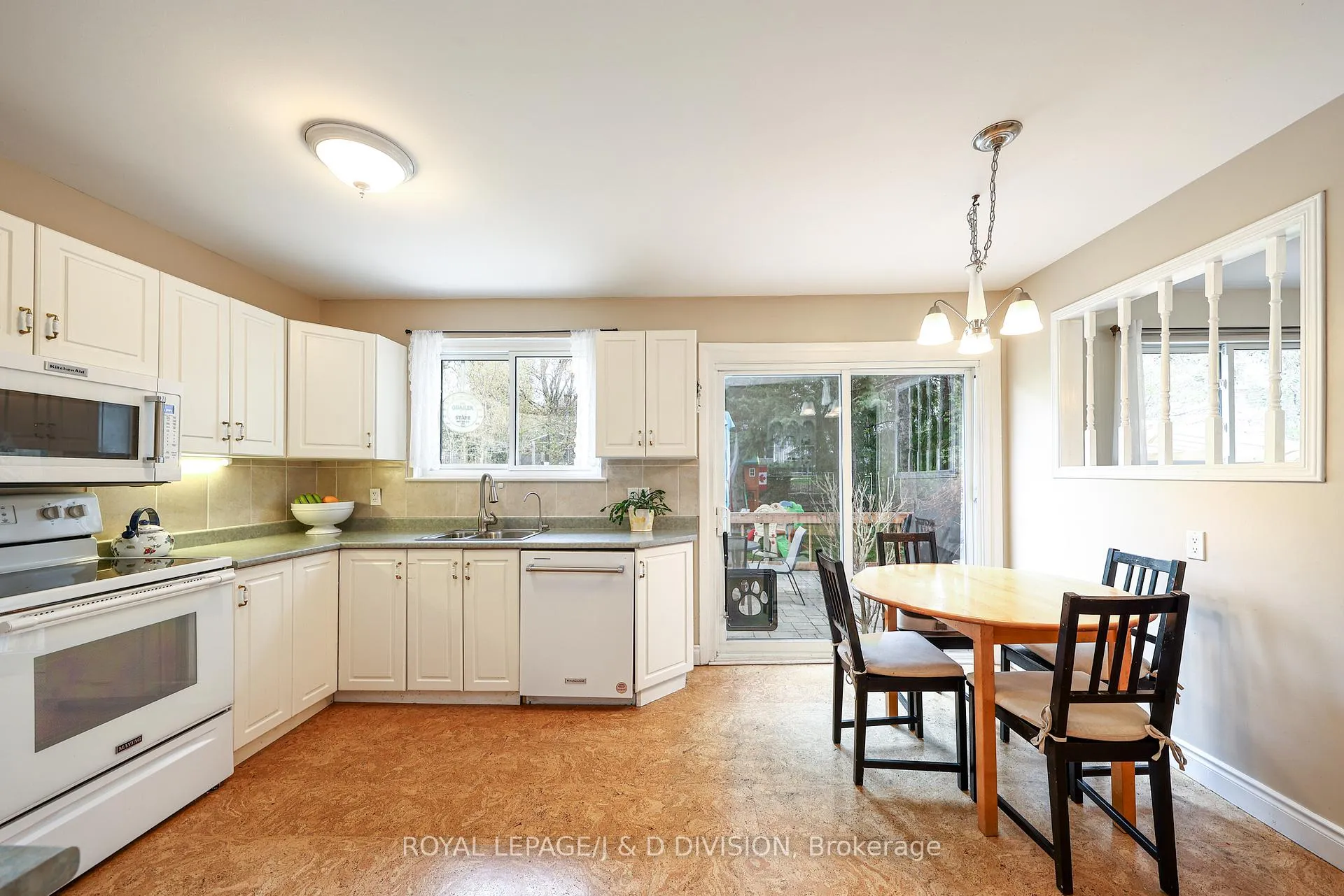 Photo 10 of 57 Alexander Road, Newmarket, Gorham-College Manor — HOMEH