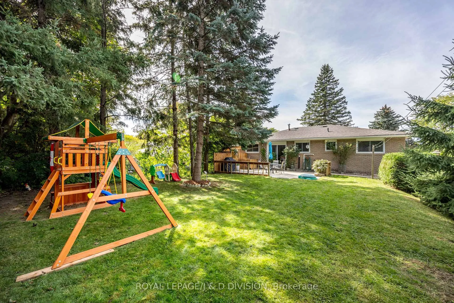 Photo 25 of 57 Alexander Road, Newmarket, Gorham-College Manor — HOMEH