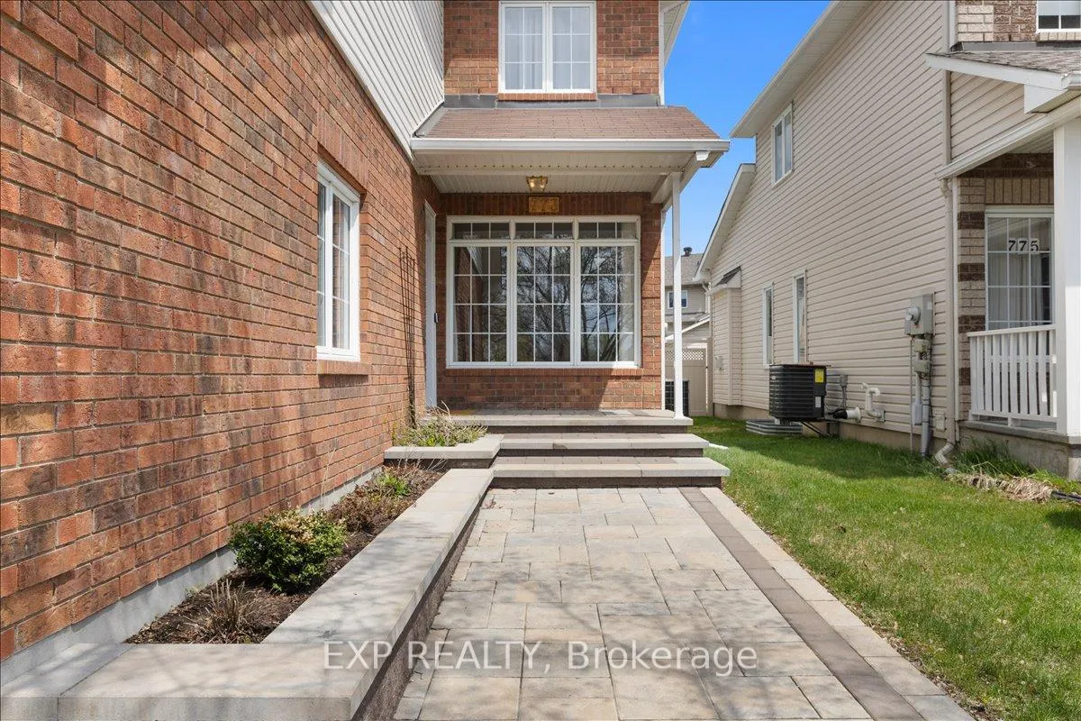 Photo 2 of 773 Valin Street, Ottawa, Fallingbrook/Gardenway South — HOMEH