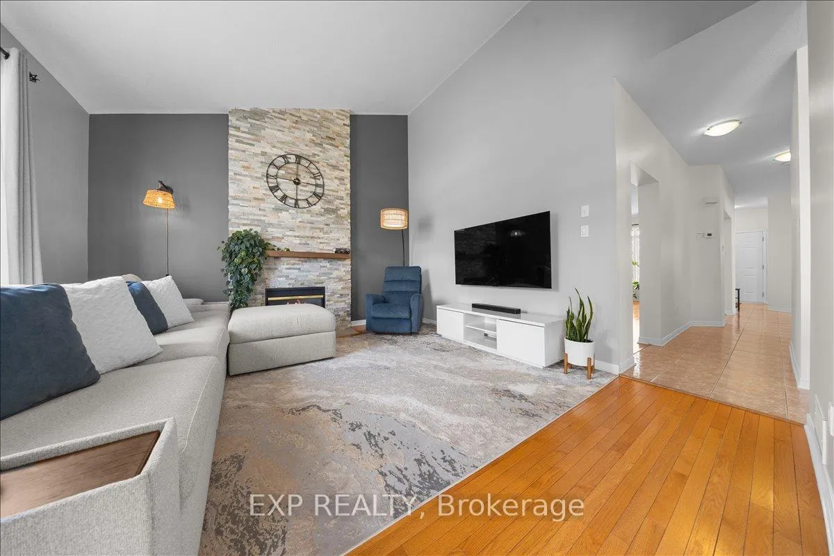 Photo 11 of 773 Valin Street, Ottawa, Fallingbrook/Gardenway South — HOMEH