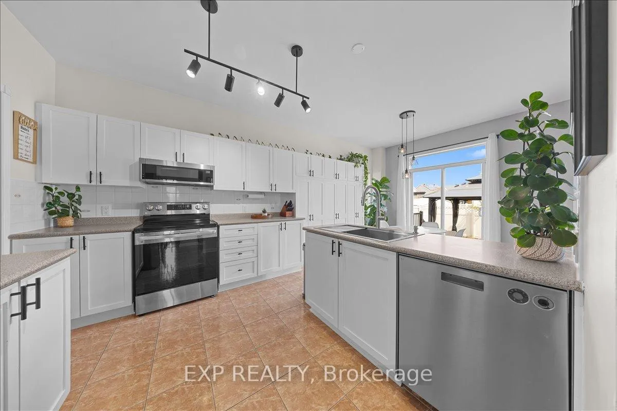 Photo 15 of 773 Valin Street, Ottawa, Fallingbrook/Gardenway South — HOMEH