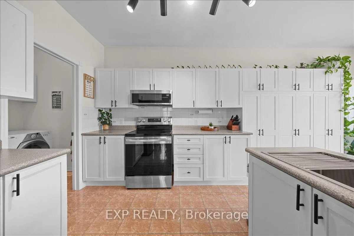 Photo 17 of 773 Valin Street, Ottawa, Fallingbrook/Gardenway South — HOMEH
