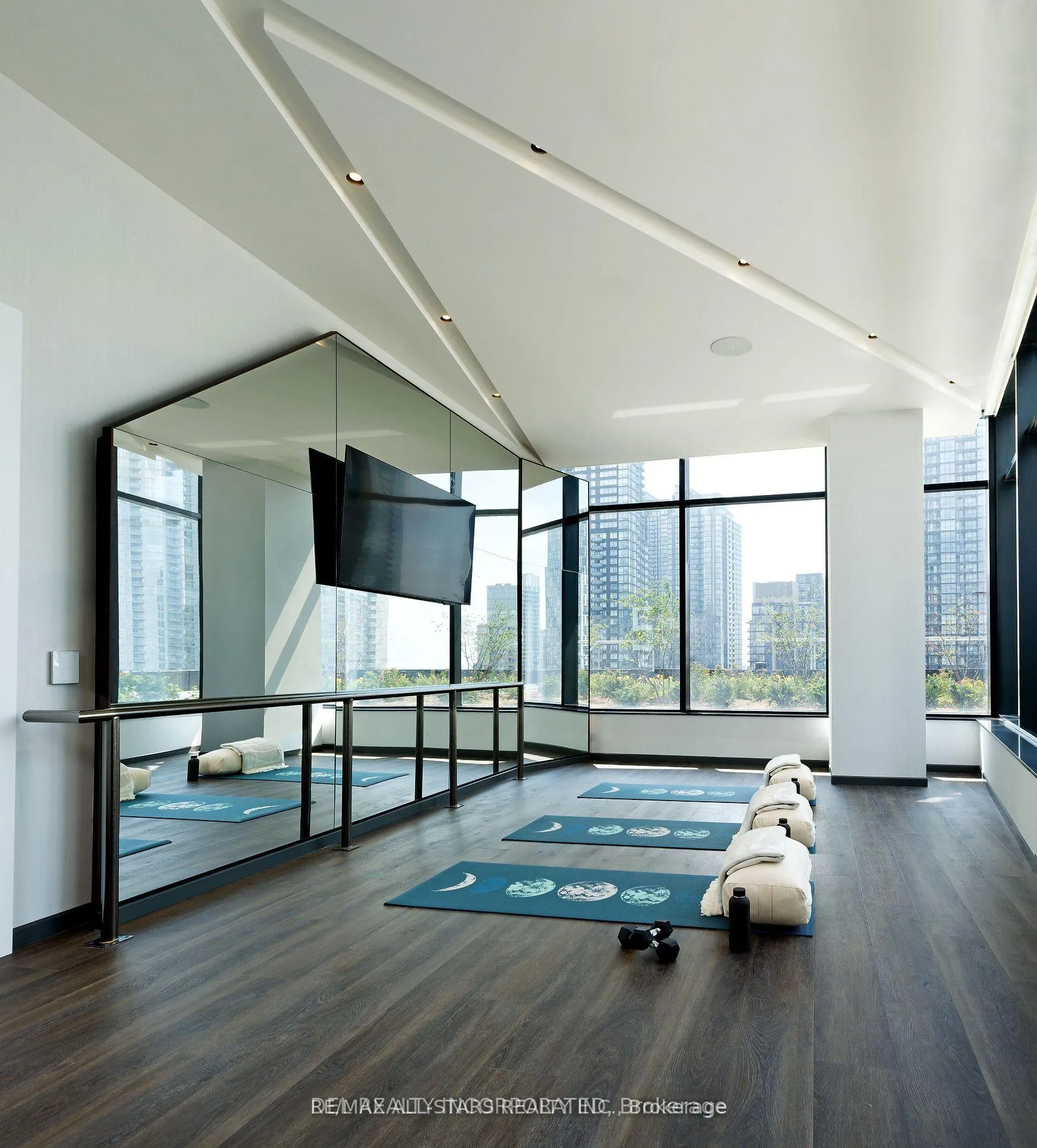 Photo 11 of Unit 3513, 470 Front Street W, Toronto, Waterfront Communities — HOMEH