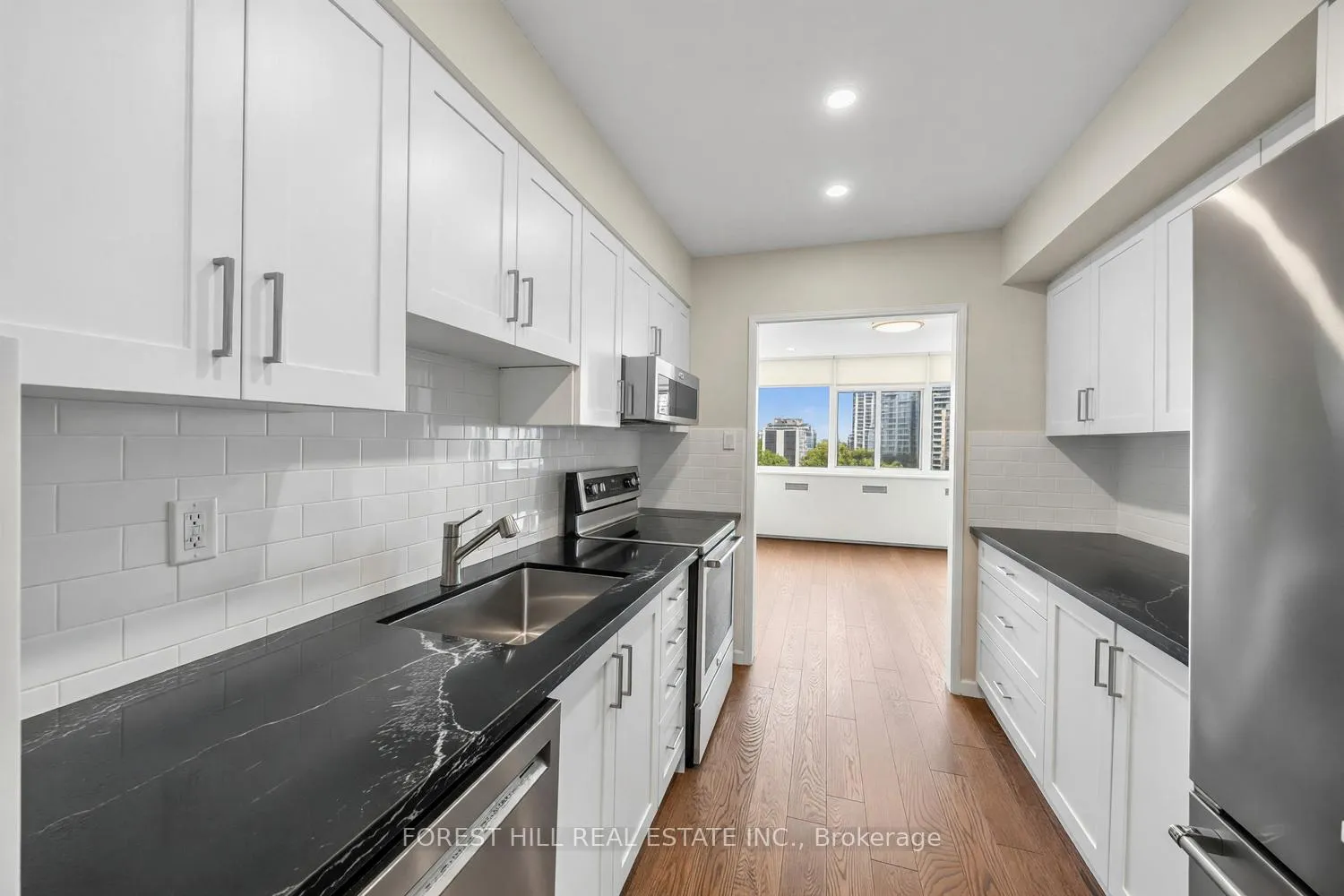 Photo 2 of Unit 906, 561 Avenue Road, Toronto, Yonge-St. Clair — HOMEH