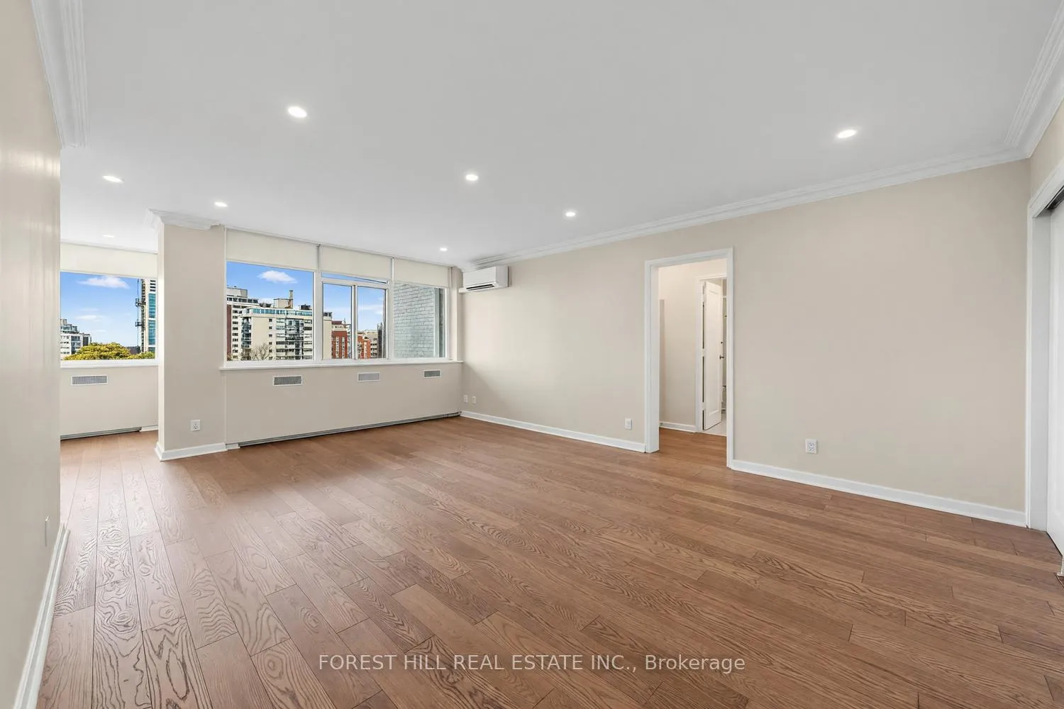 Photo 3 of Unit 906, 561 Avenue Road, Toronto, Yonge-St. Clair — HOMEH