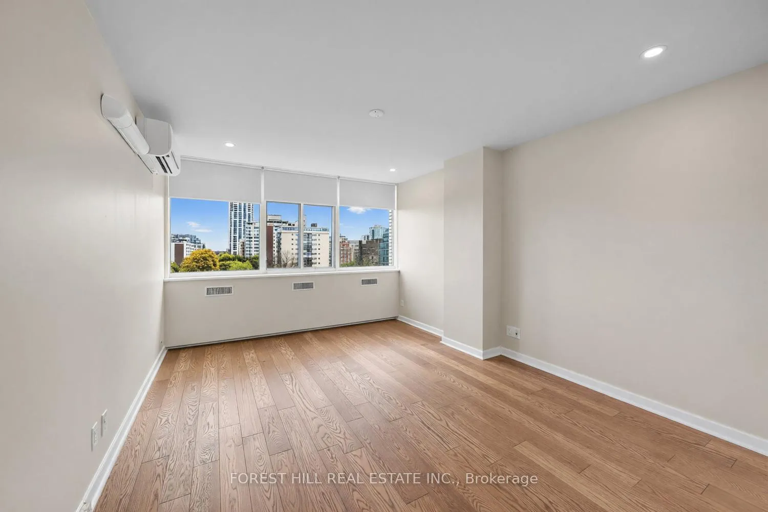 Photo 5 of Unit 906, 561 Avenue Road, Toronto, Yonge-St. Clair — HOMEH