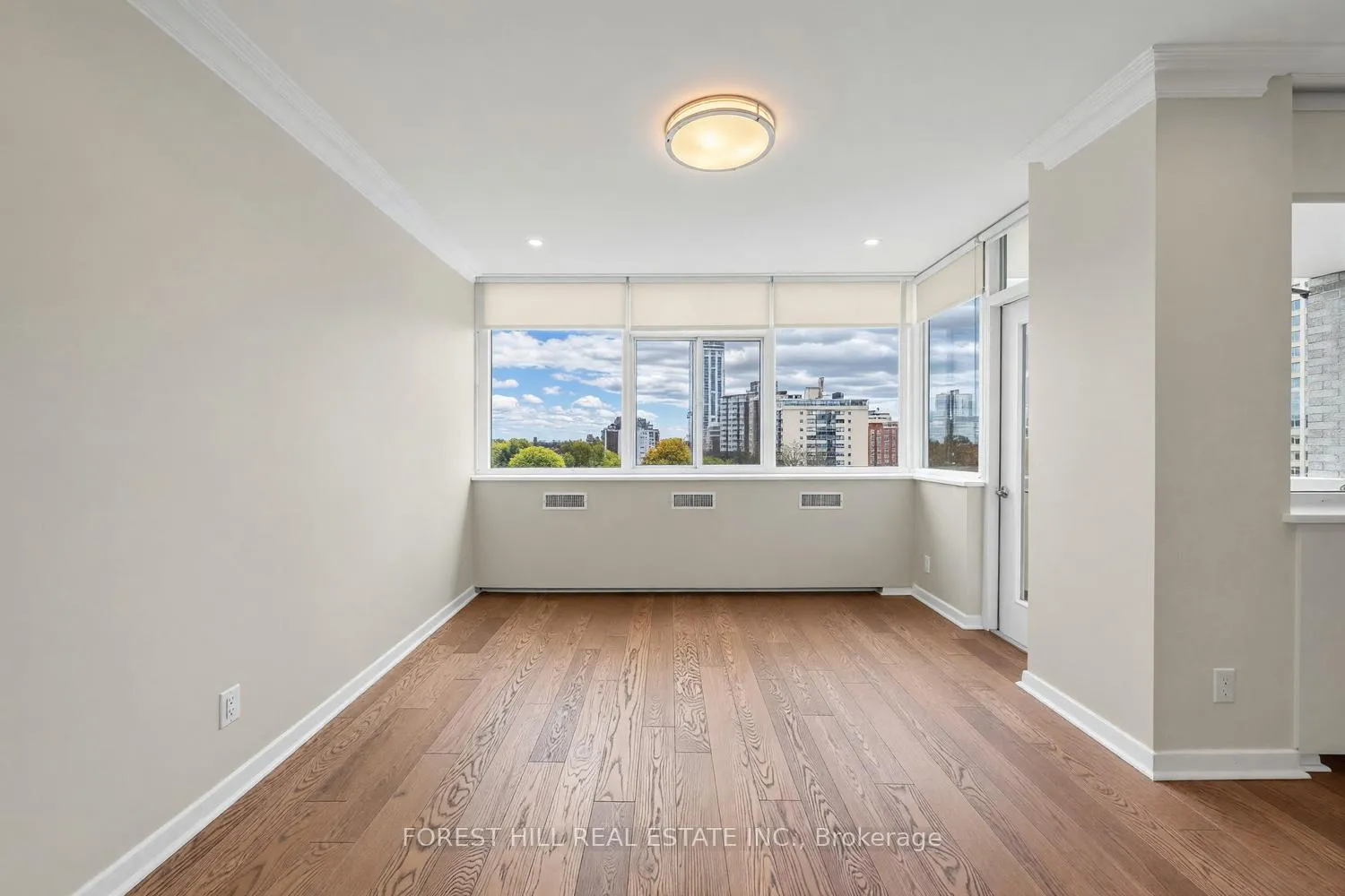 Photo 7 of Unit 906, 561 Avenue Road, Toronto, Yonge-St. Clair — HOMEH
