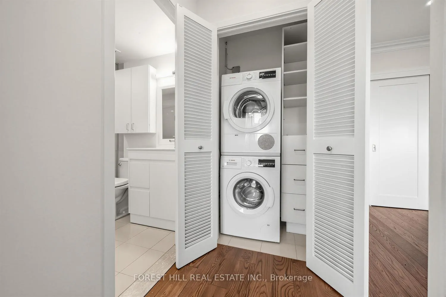 Photo 9 of Unit 906, 561 Avenue Road, Toronto, Yonge-St. Clair — HOMEH