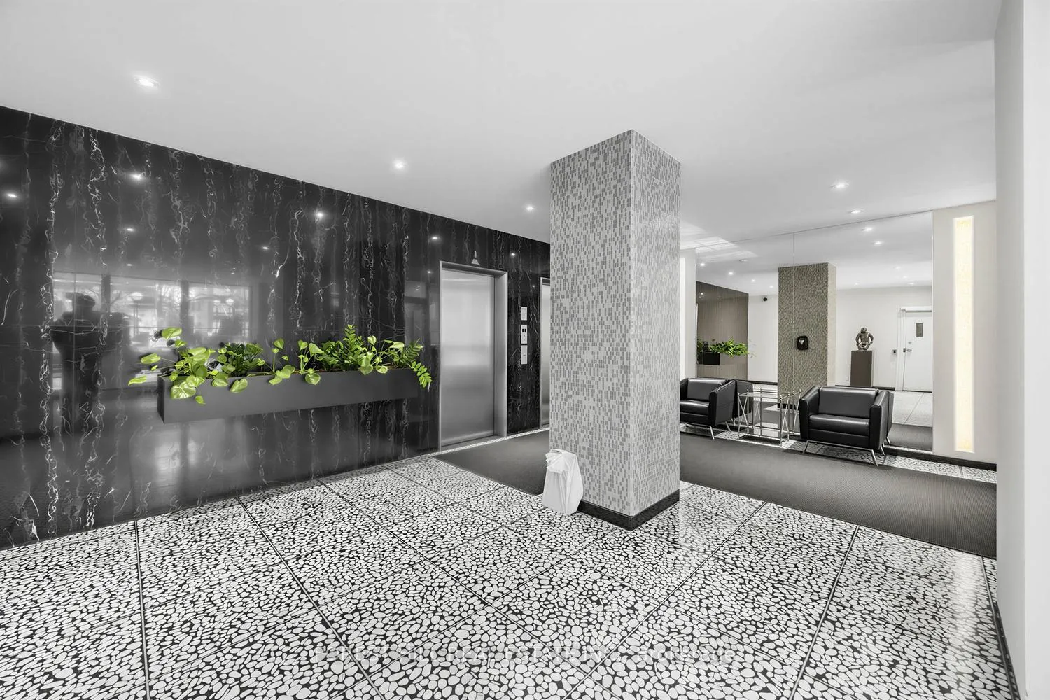 Photo 11 of Unit 906, 561 Avenue Road, Toronto, Yonge-St. Clair — HOMEH