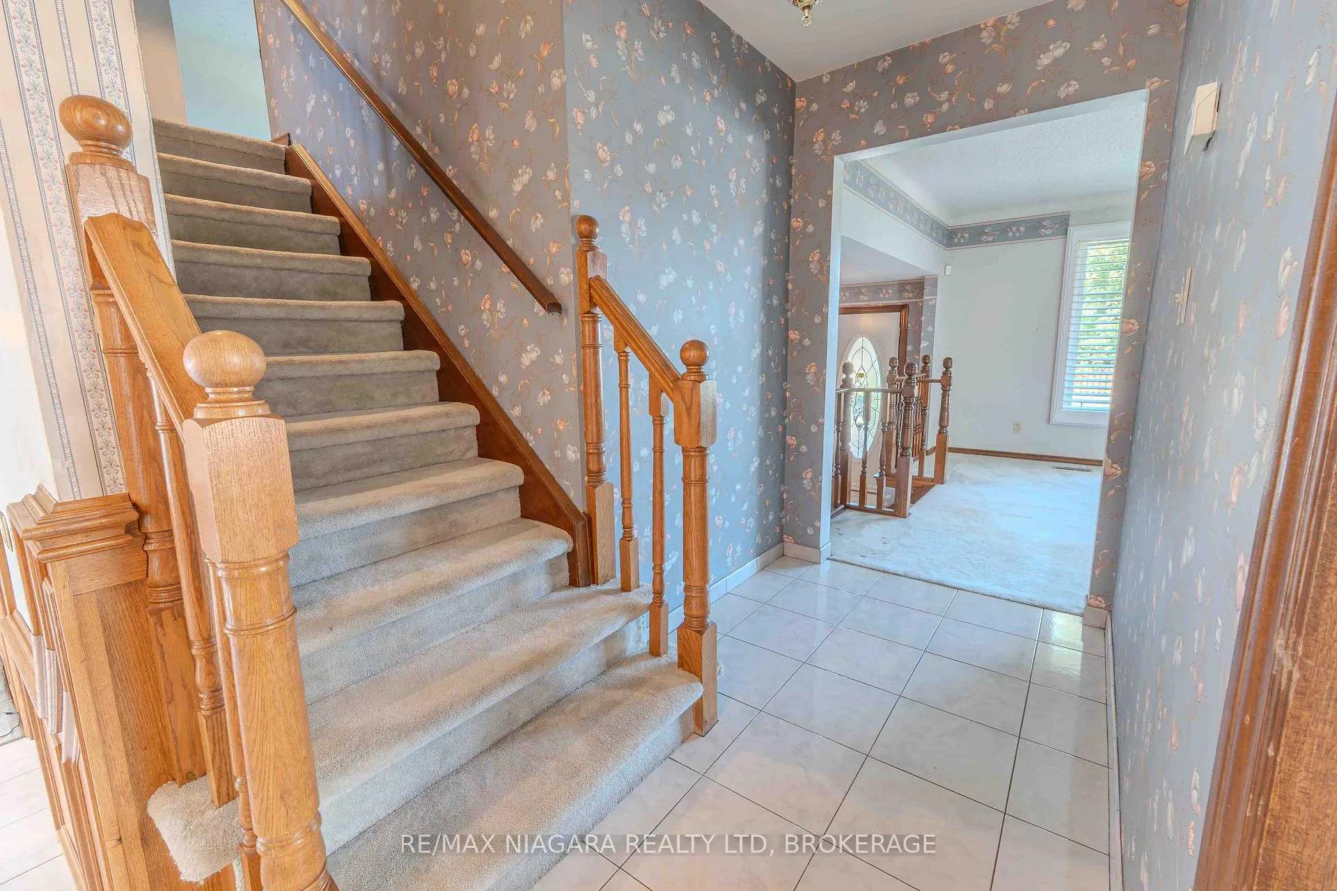 Photo 10 of 28 Tanera Crescent, St. Catharines, Carlton/Bunting — HOMEH