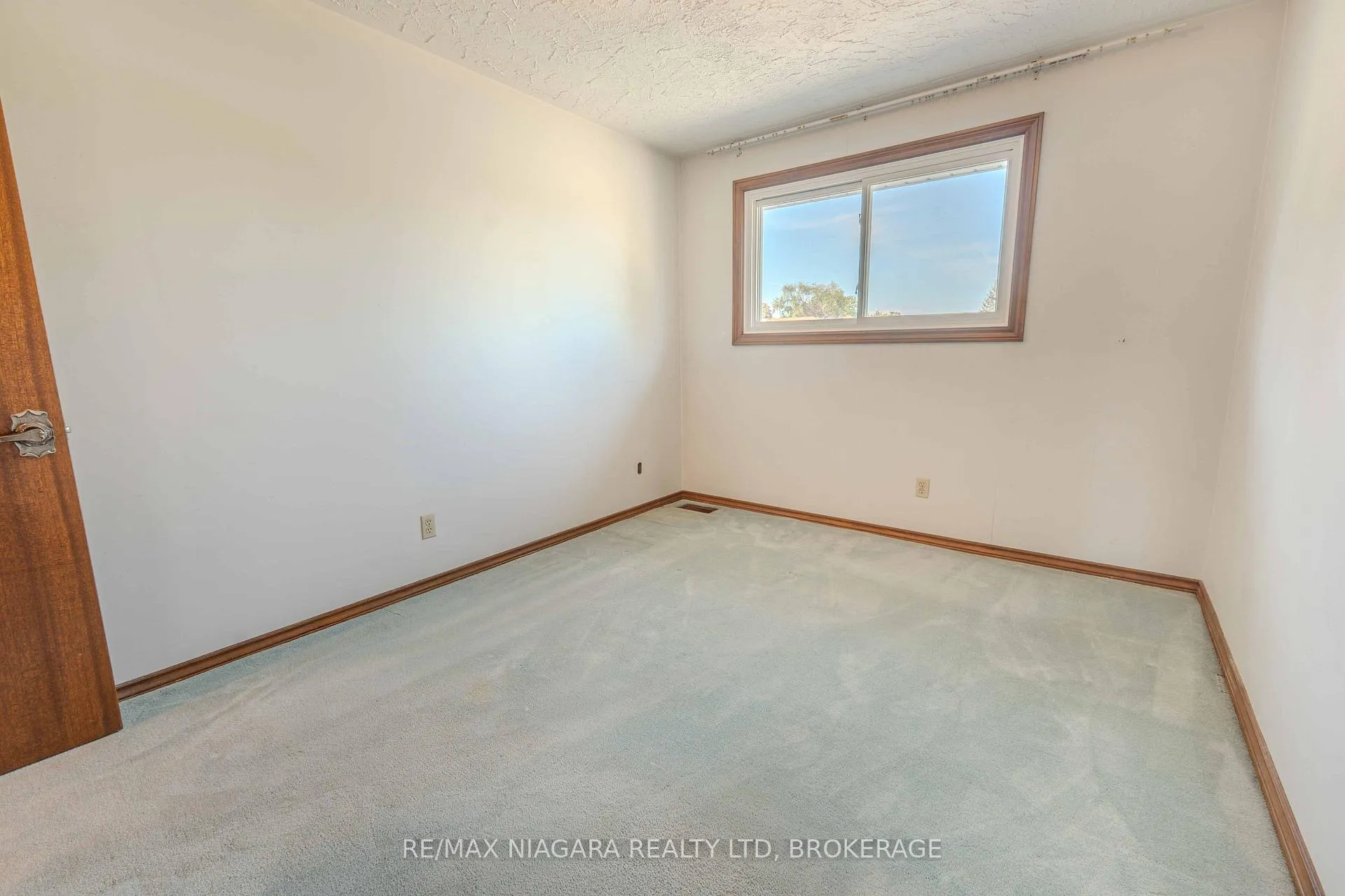 Photo 22 of 28 Tanera Crescent, St. Catharines, Carlton/Bunting — HOMEH