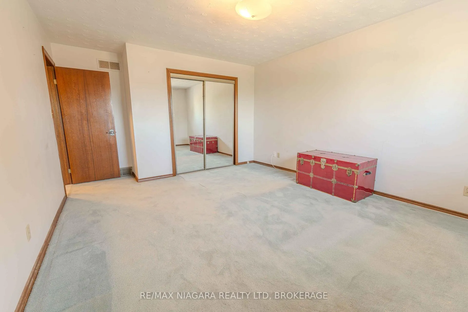 Photo 25 of 28 Tanera Crescent, St. Catharines, Carlton/Bunting — HOMEH