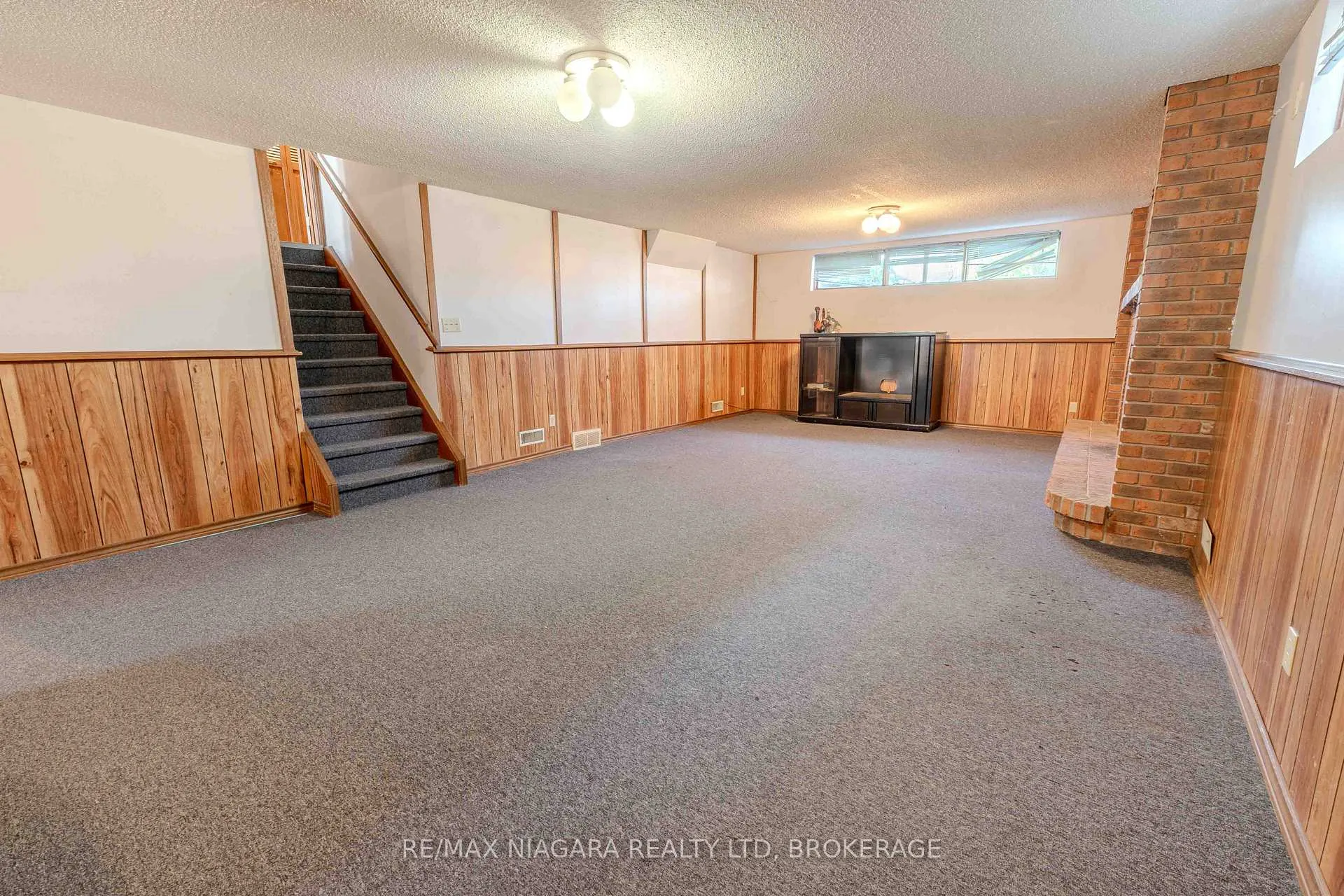 Photo 38 of 28 Tanera Crescent, St. Catharines, Carlton/Bunting — HOMEH