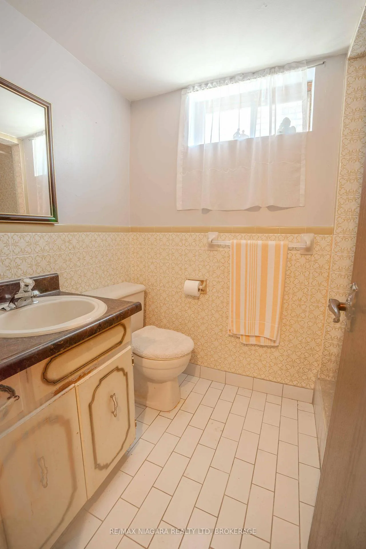 Photo 40 of 28 Tanera Crescent, St. Catharines, Carlton/Bunting — HOMEH