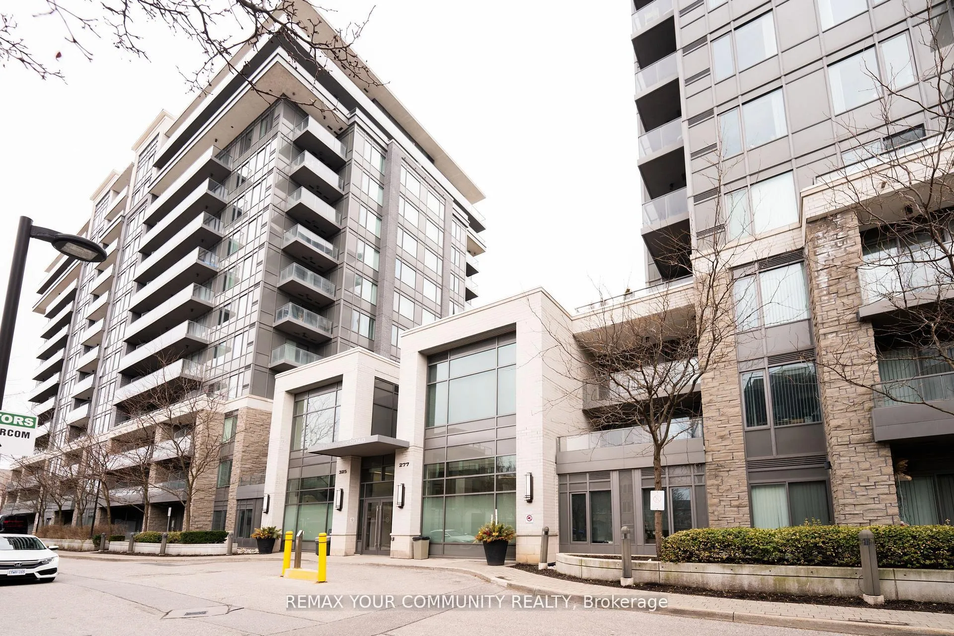 Front of Unit 520, 325 South Park Road