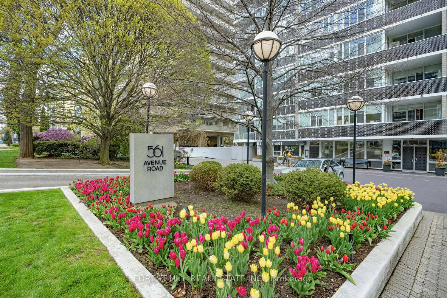 Front of Unit 803-4, 561 Avenue Road
