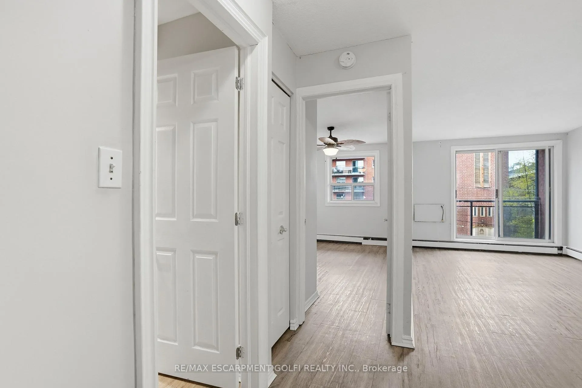 Photo 7 of Unit 303, 30 Summit Avenue, Hamilton, Eastmount — HOMEH