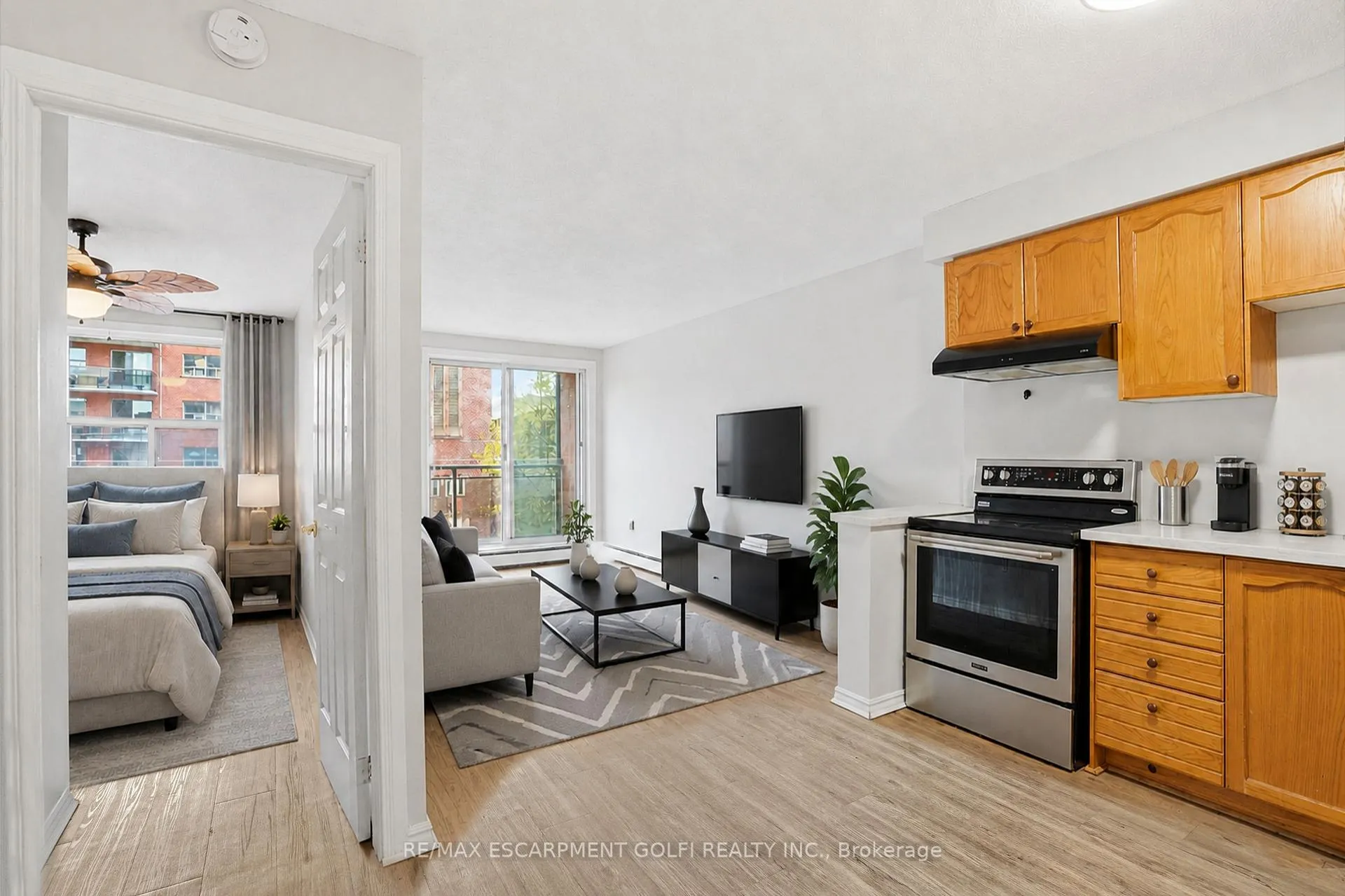Photo 8 of Unit 303, 30 Summit Avenue, Hamilton, Eastmount — HOMEH