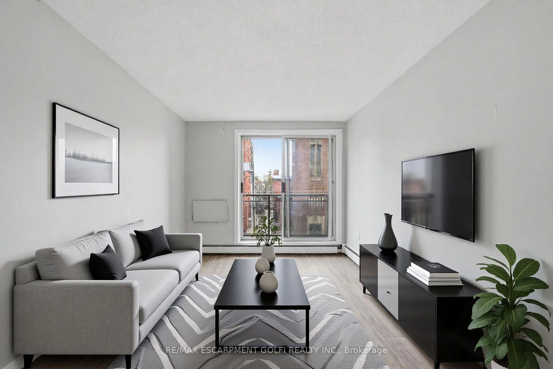 Photo 12 of Unit 303, 30 Summit Avenue, Hamilton, Eastmount — HOMEH