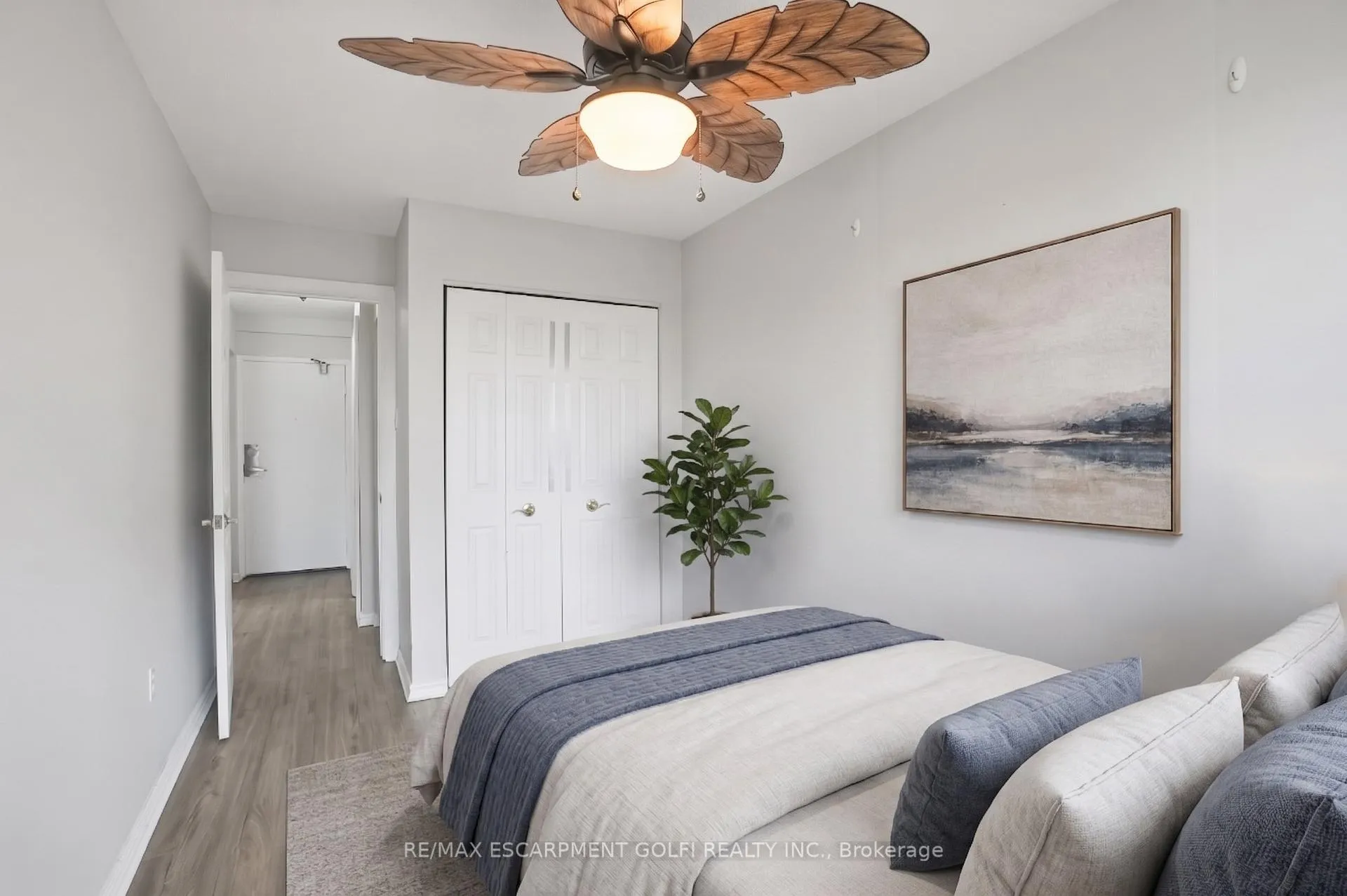 Photo 15 of Unit 303, 30 Summit Avenue, Hamilton, Eastmount — HOMEH