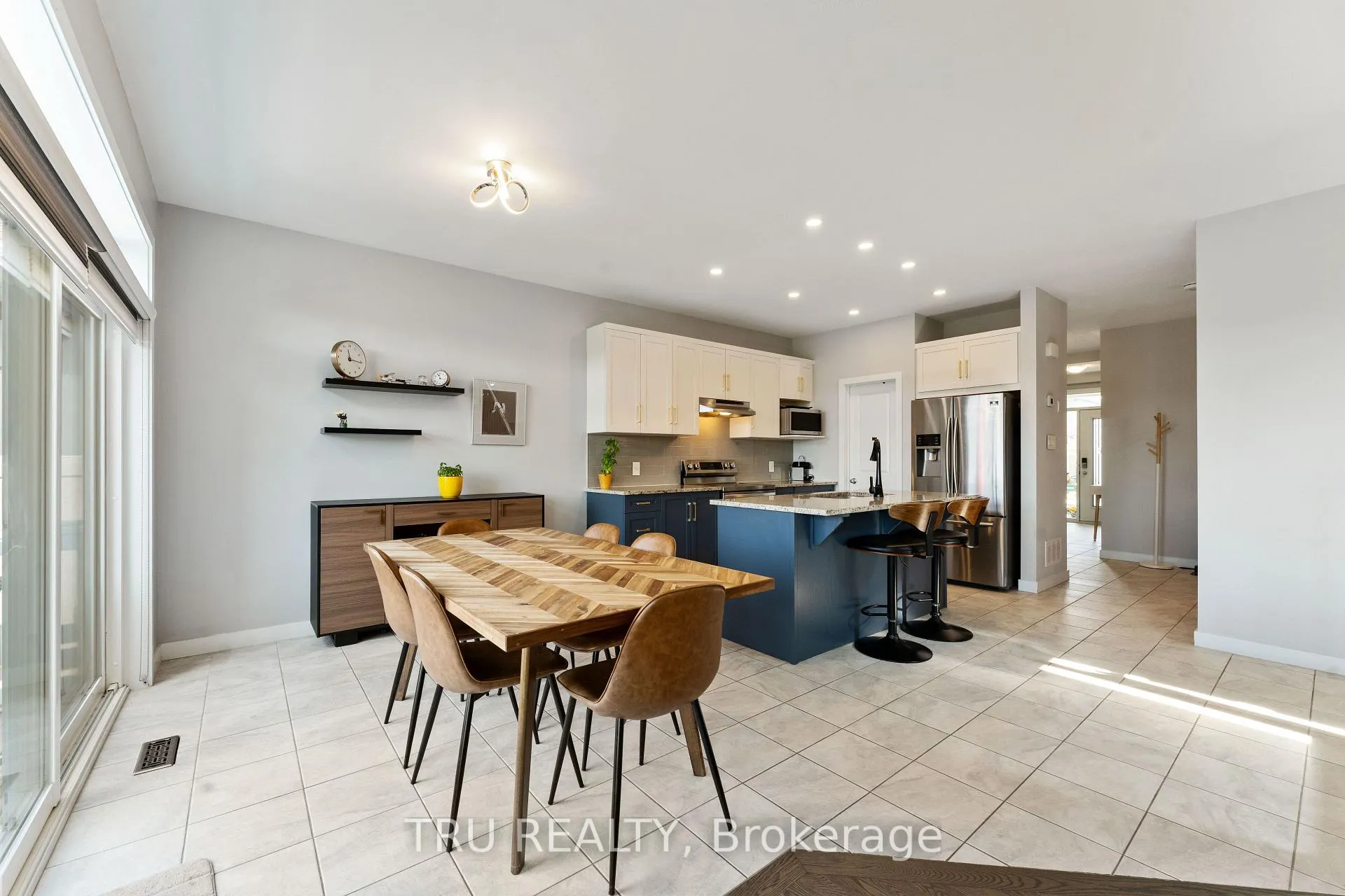 Photo 4 of 43 Aridus Crescent, Ottawa, Remainder of Stittsville & Area — HOMEH