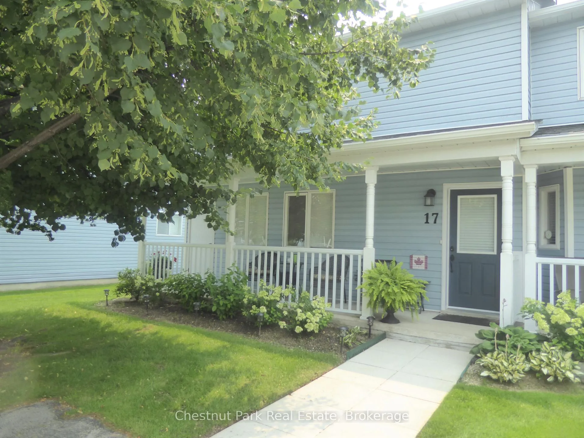 Photo 2 of 17 Valleymede Court, Collingwood — HOMEH