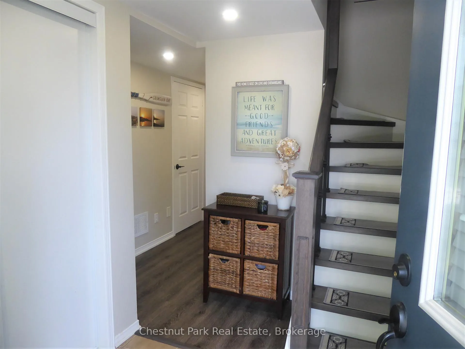 Photo 4 of 17 Valleymede Court, Collingwood — HOMEH