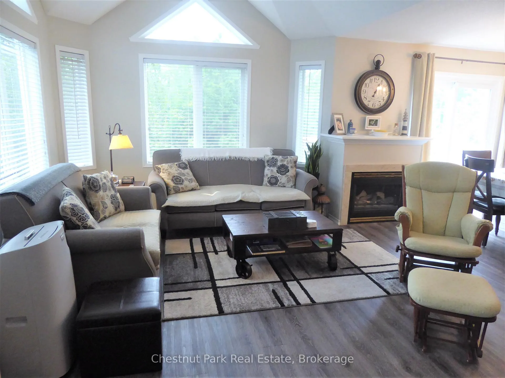 Photo 6 of 17 Valleymede Court, Collingwood — HOMEH