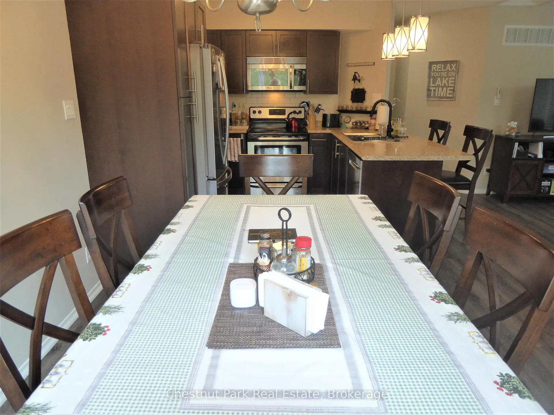 Photo 8 of 17 Valleymede Court, Collingwood — HOMEH