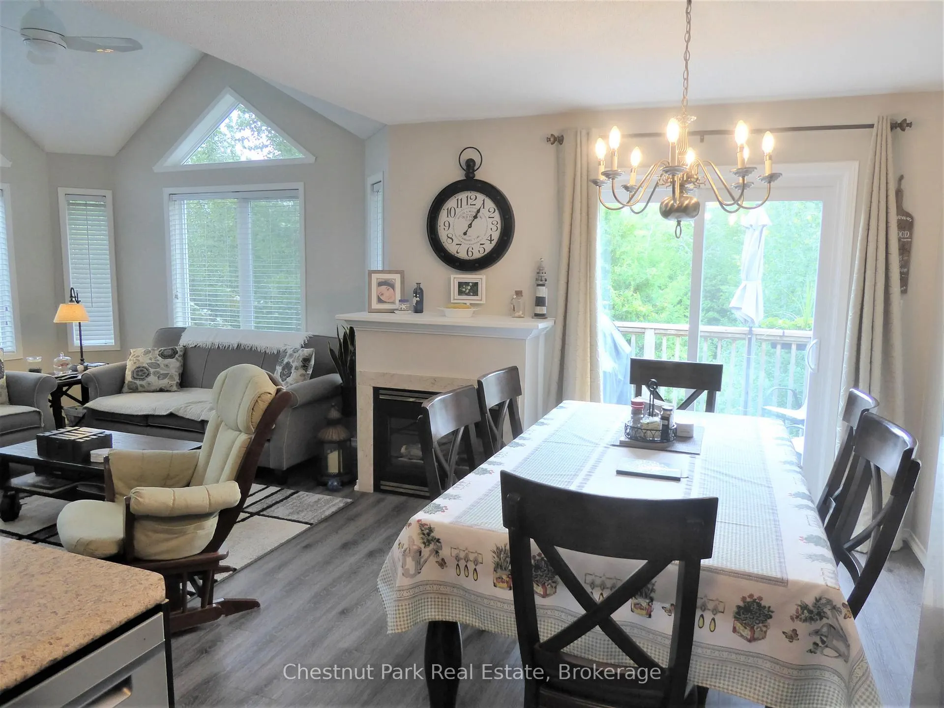 Photo 12 of 17 Valleymede Court, Collingwood — HOMEH